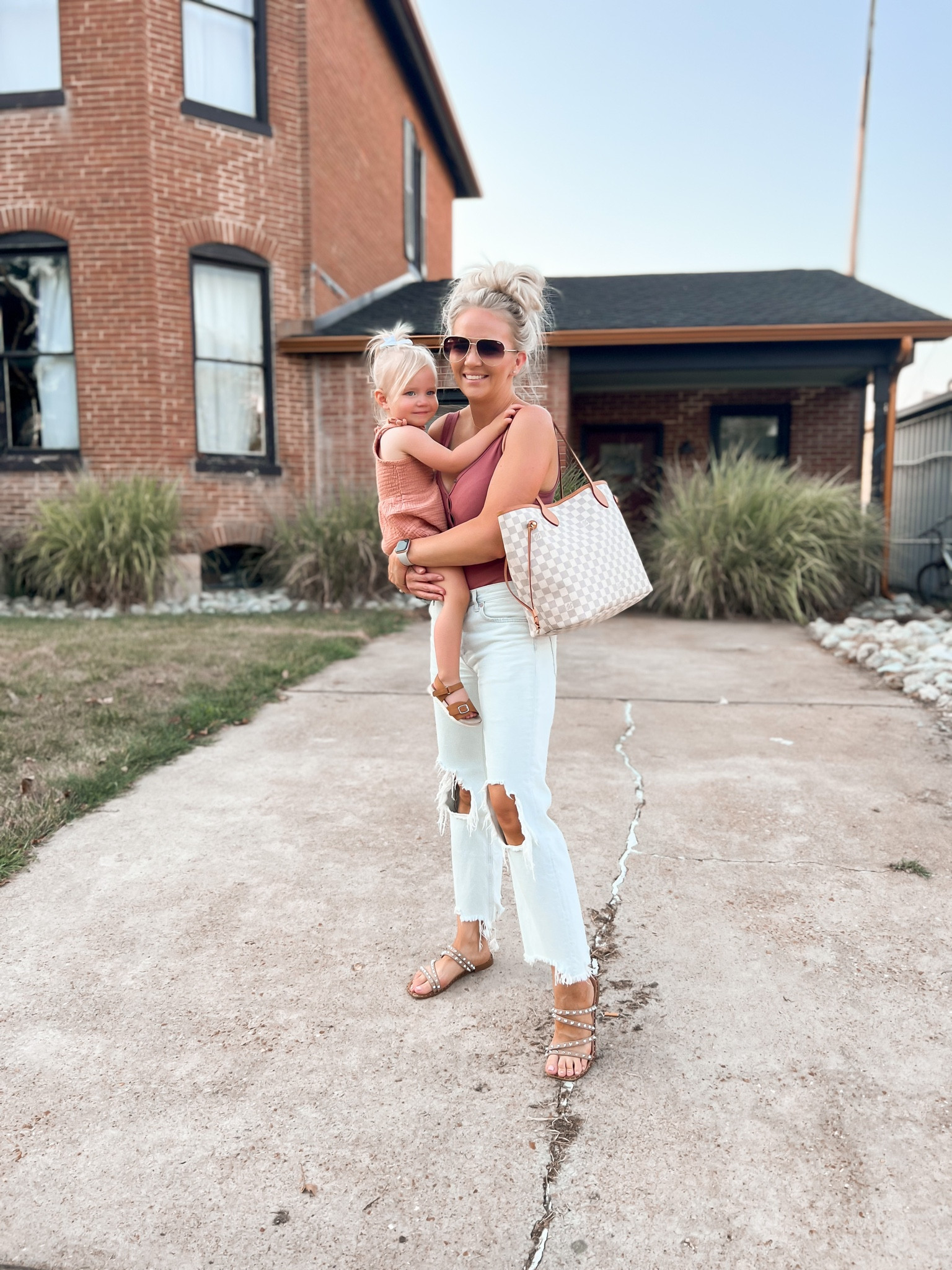 My fav Free People jeans are on sale!! I love these jeans. They are so comfy. I will say that they are not truly a high rise. I would say they are mid rise at best.


#LTKSale #LTKstyletip #LTKsalealert