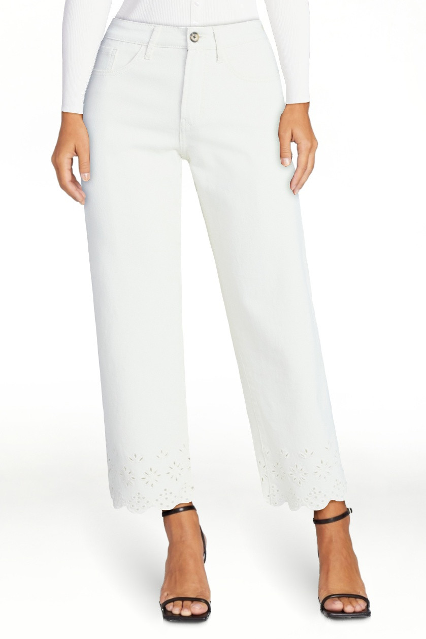 Free Assembly Women's and Women's Plus Embroidered Eyelet Cropped Jeans, 28" Inseam, Sizes 0-26 P... | Walmart (US)