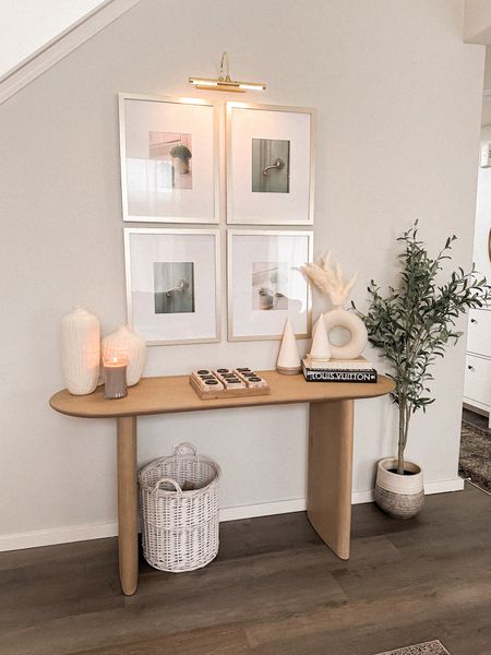 Finally coming together🤍



Home Decor
Modern Home Decor
Neutral Decor 
Modern Console Table


#LTKhome #LTKHoliday