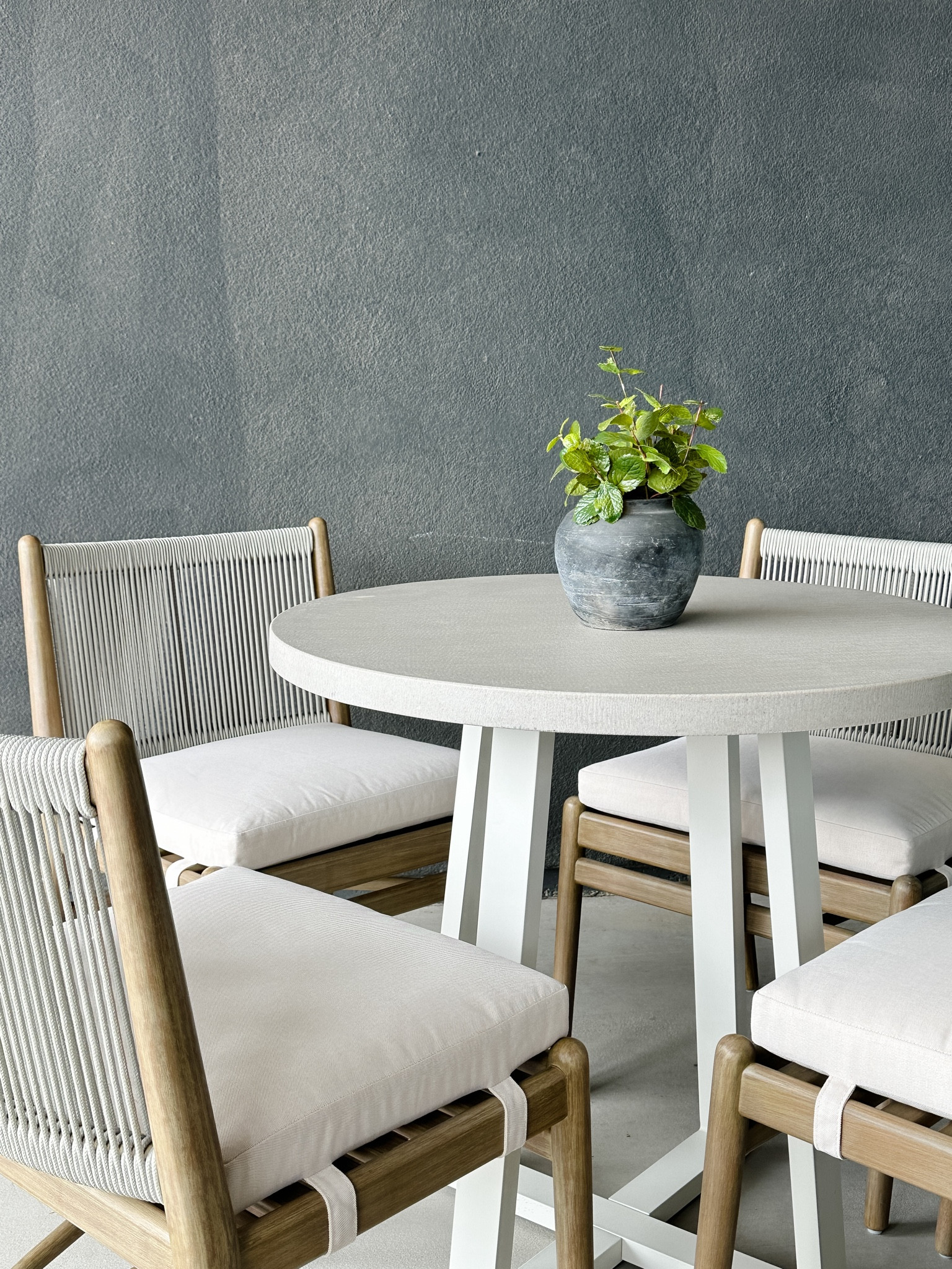 Setting up our back patio for Spring with @kathykuohome #ad

Our back patio has needed seating for a while now and when I came across these pieces, I knew they’d fit perfectly in our space! 



Shop what you see here and all of Kathy Kuo Homes amazing outdoor furniture and decor/dining pieces! 
#lovewhereyoulive

#LTKhome