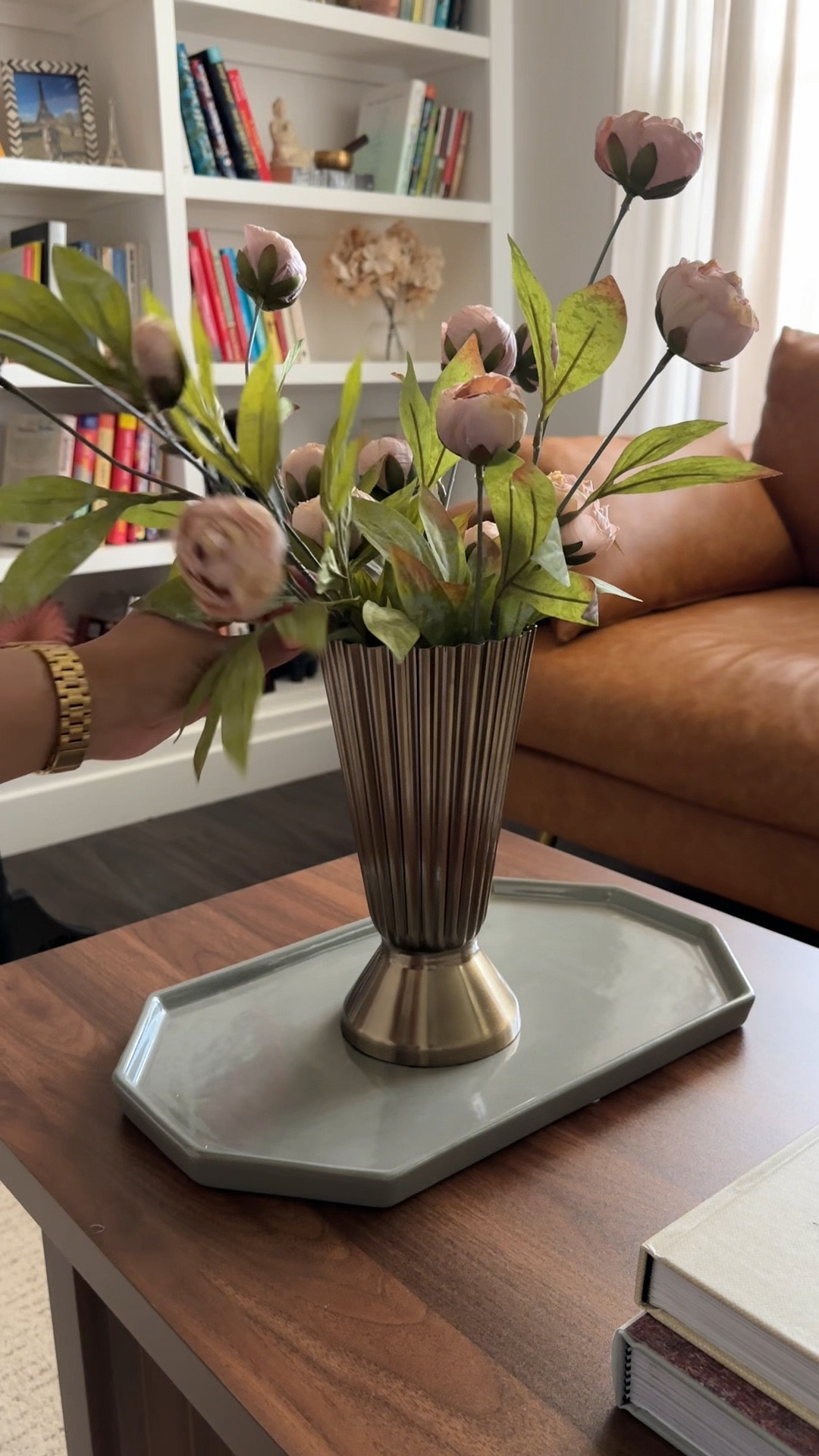 Floral vase, coffee table decorrated with

#LTKHome