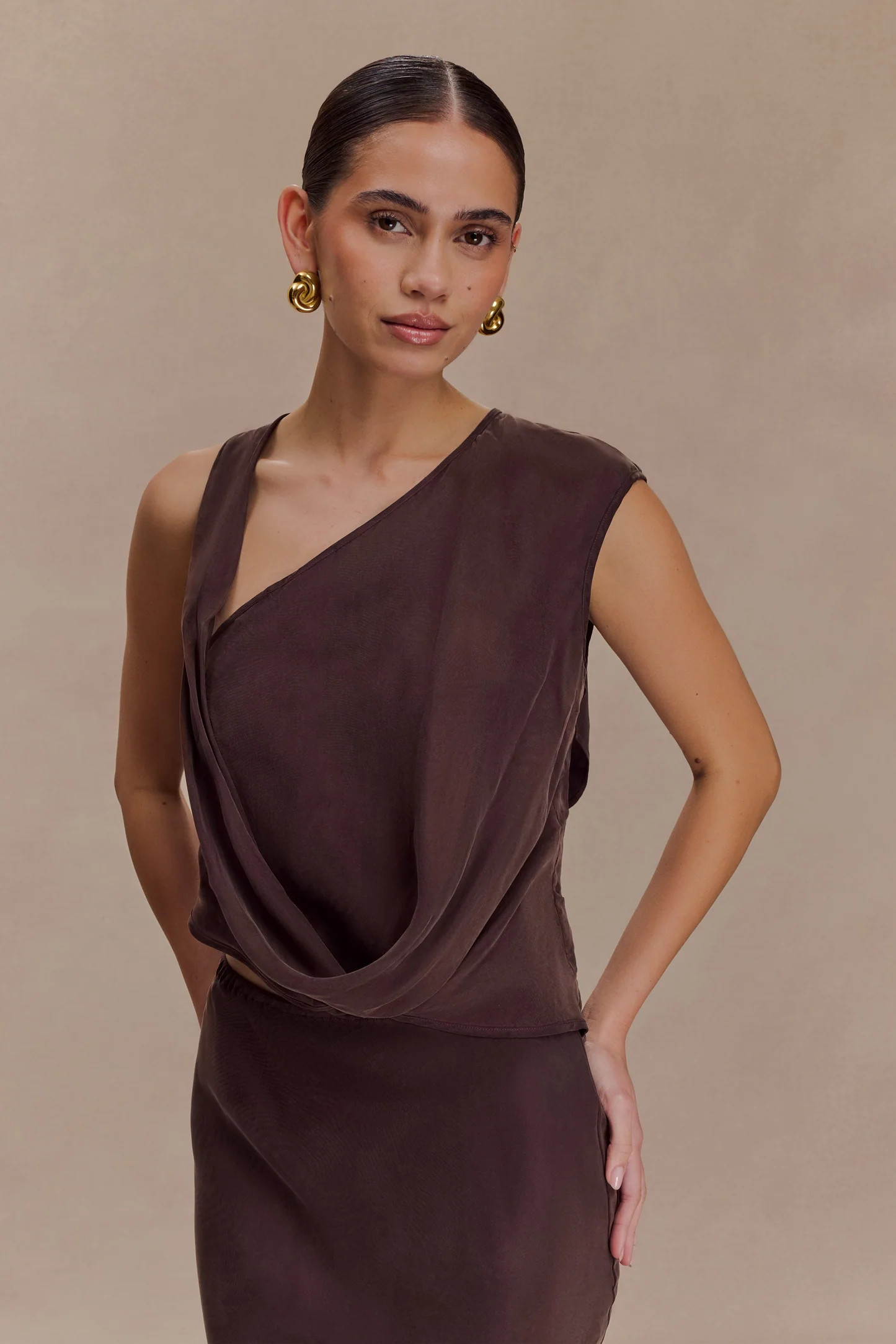 Violeta Asymmetric Top - Dark Chocolate | MESHKI US