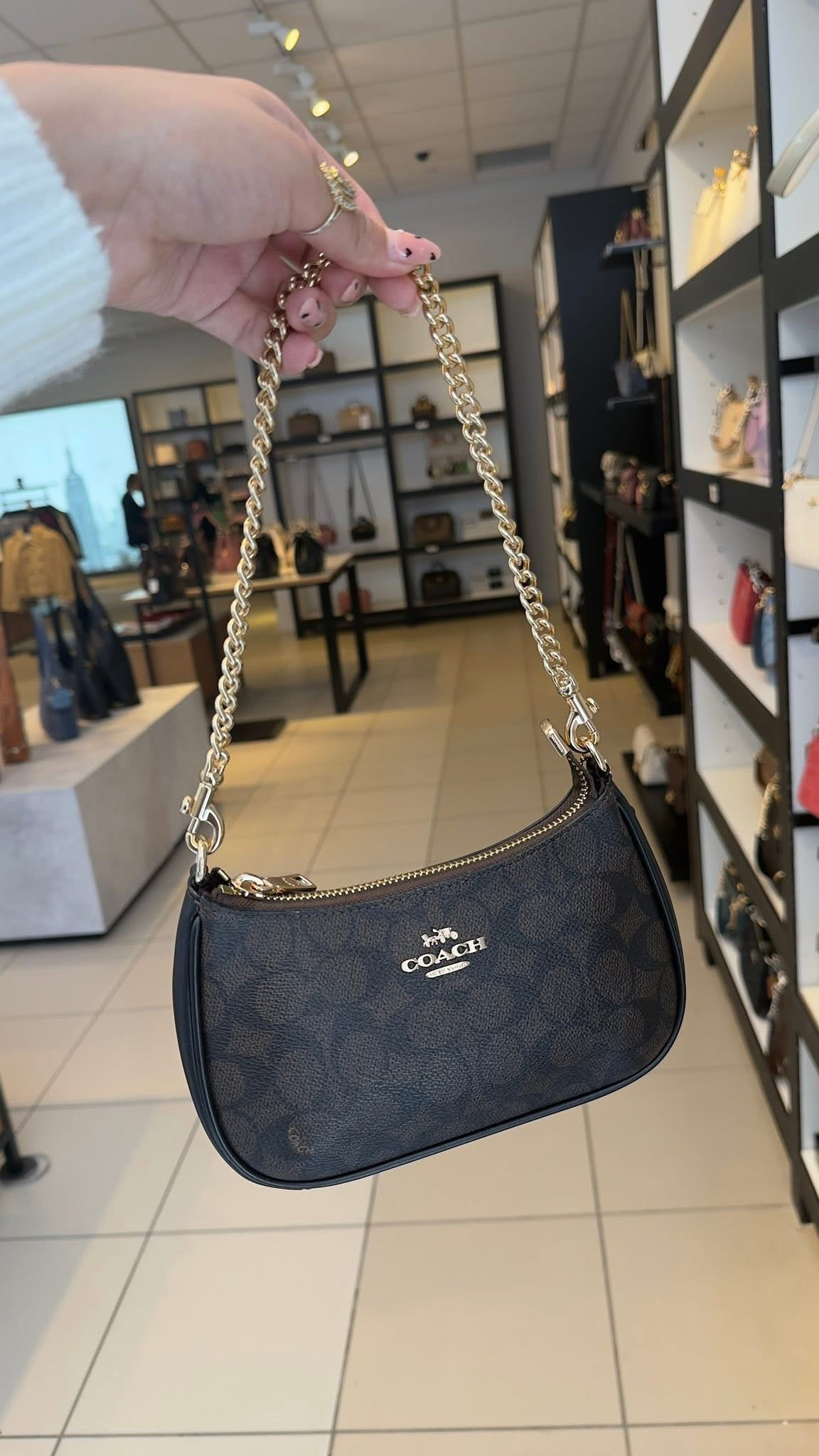 Coach Teri 🫶🏼

#LTKBeauty #LTKSeasonal #LTKootd