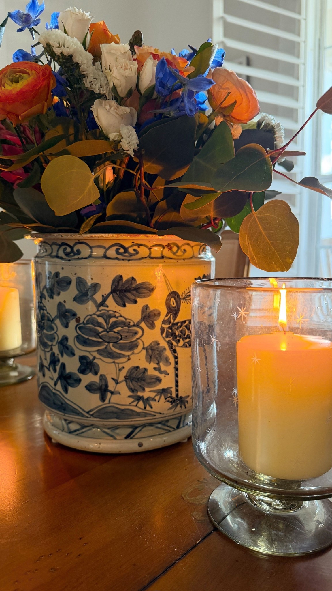 slowly but surely pulling Christmas decor out! and ordered myself these flowers, delivered right to my door 🤍

#LTKHome #LTKHoliday