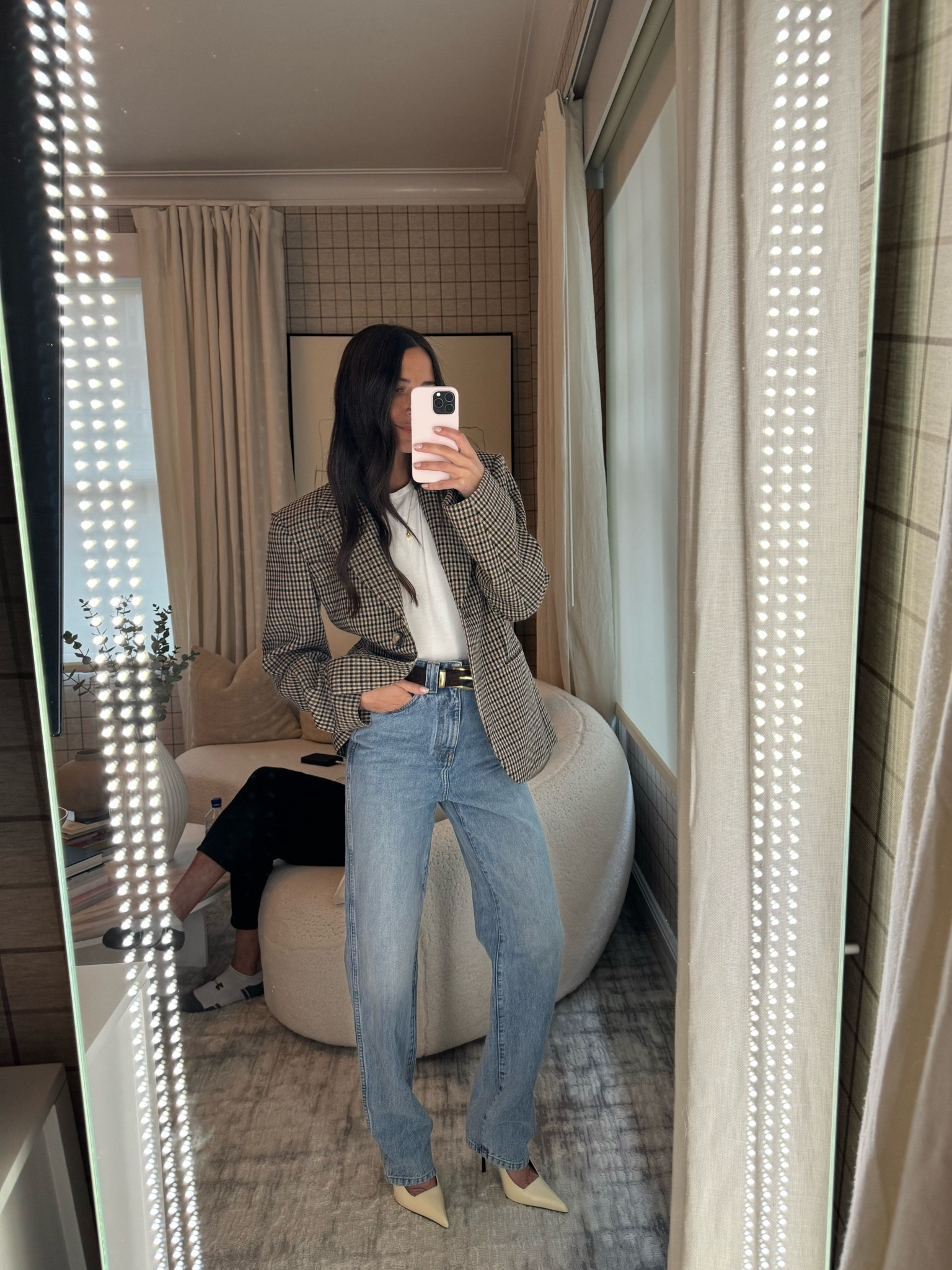 STYLE SESSION: How I’d wear a casual blazer without looking too serious or mature. Ones of my favorite pairs of jeans

#LTKSeasonal #LTKstyletip