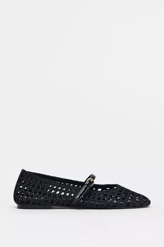 Woven ballet flat. Buckle strap detail at the front. Rounded toe. Sole height: 0.4 inches (1 cm) | Zara US