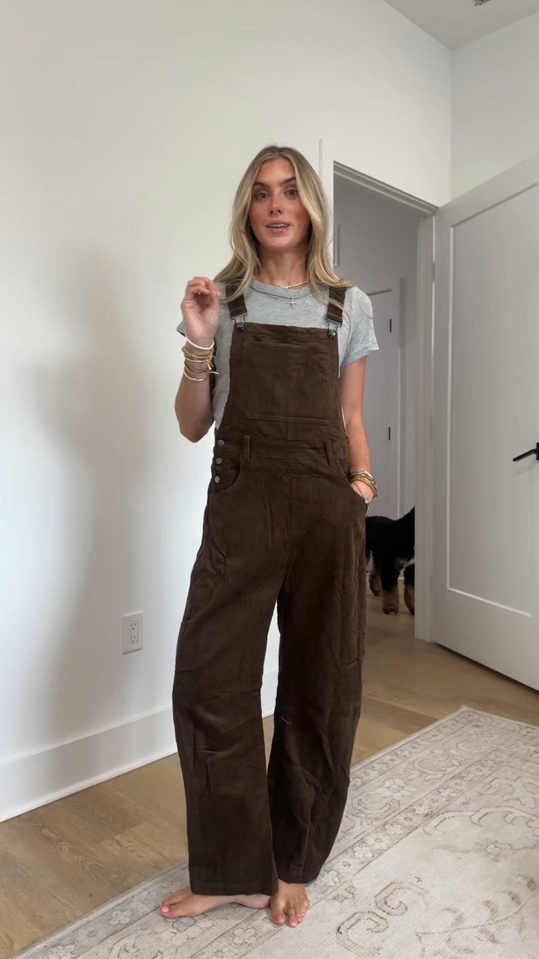 Amazon size XS Corduroy Overalls for Women Barrel Wide Leg Bib Jumpsuit with Pockets
Barrel Overalls Women Sleeveless Adjustable Straps Jumpsuit Quality Corduroy Handy Pockets Fall Winter Jumpsuits Casual