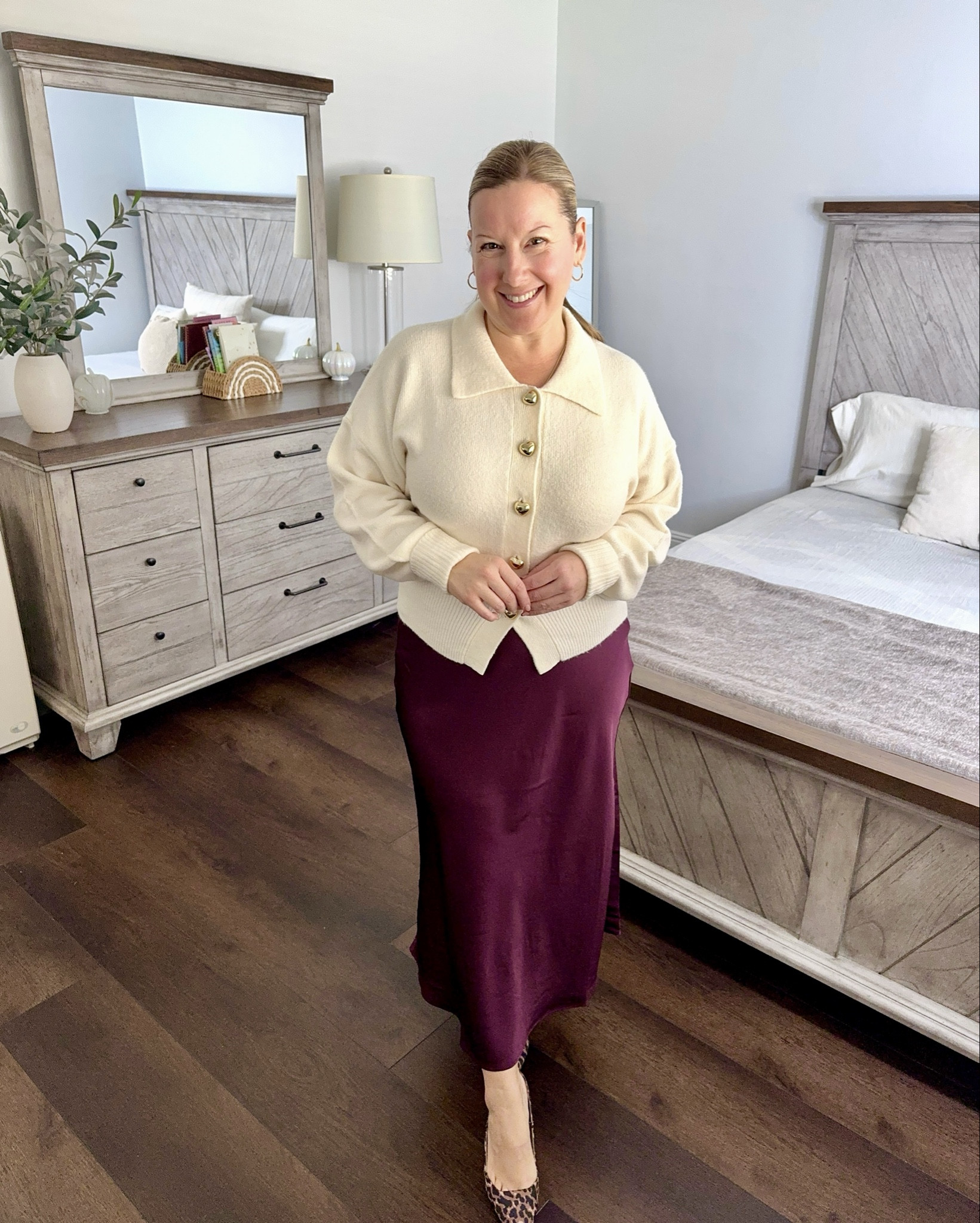 Day 19 of 25 styling my closet for fall, Thanksgiving edition 🍂
Today’s look is all about soft neutrals, rich jewel tones, and the sweetest heart-shaped buttons 🤍 Swipe to see the close-up (they’re everything 🤩) 

#LTKHoliday #LTKSeasonal #LTKPetite