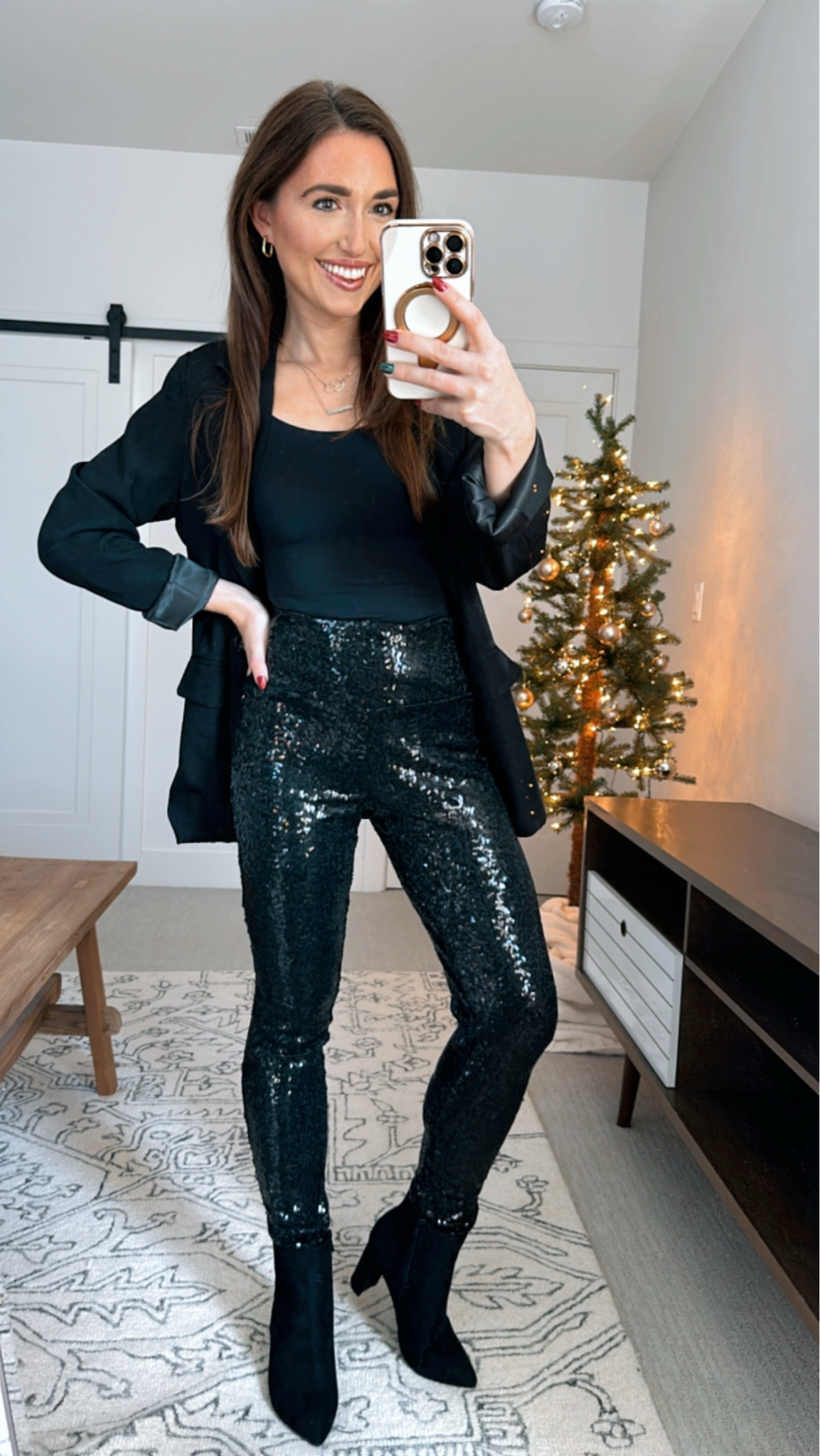 Amazon sequin leggings you need for the holidays!!


Nye dress, new years outfit, sequins, dress, pants, Christmas outfit 

#LTKParties #LTKHoliday #LTKSeasonal