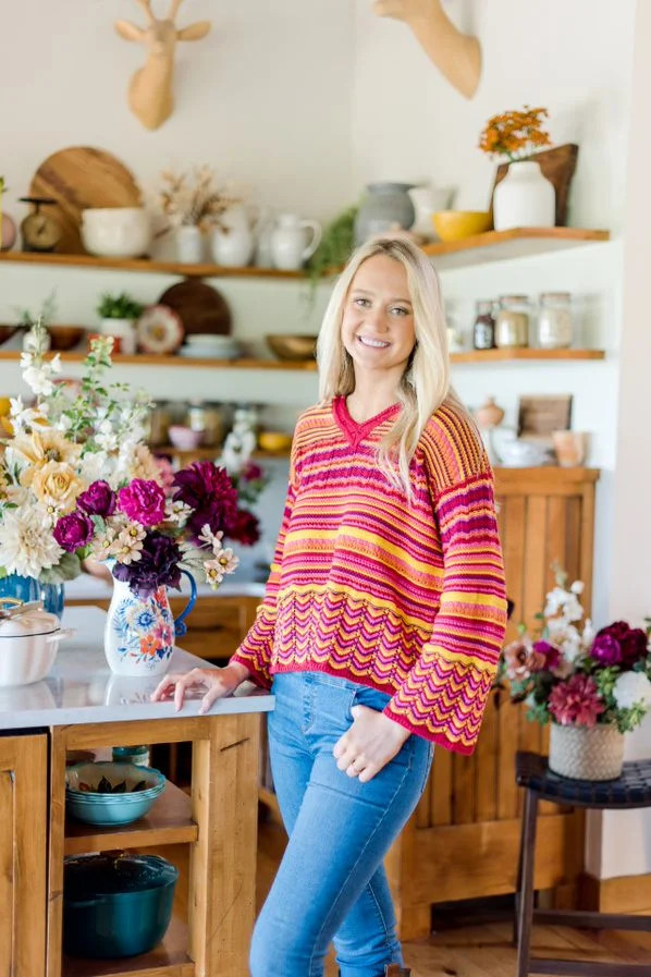 The Pioneer Woman Textured V-Neck, Womens - Walmart.com | Walmart (US)