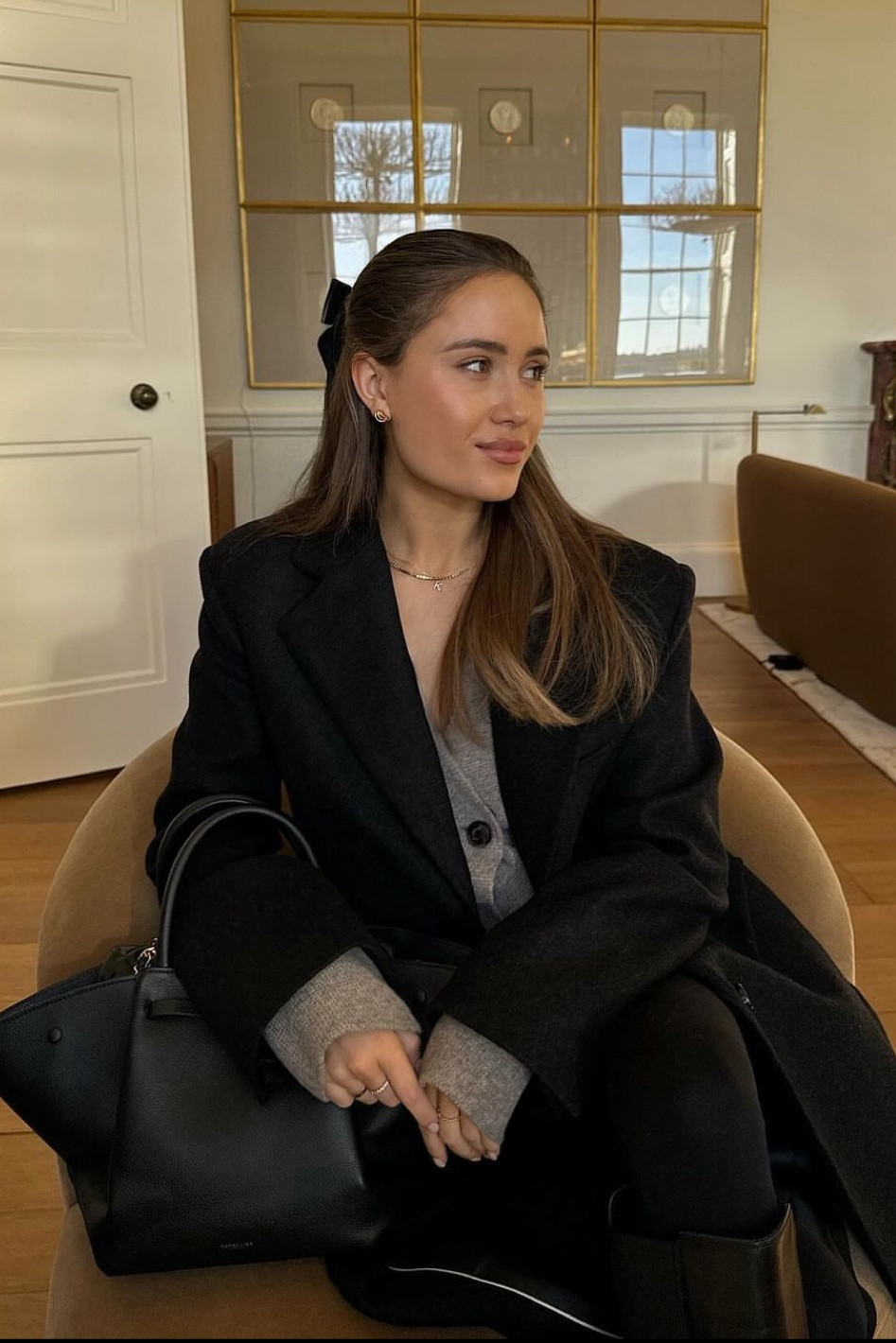 Winter Outfit Inspo 🖤

*Cardigan is from Zara 

#LTKstyletip #LTKfindsunder100 #LTKitbag