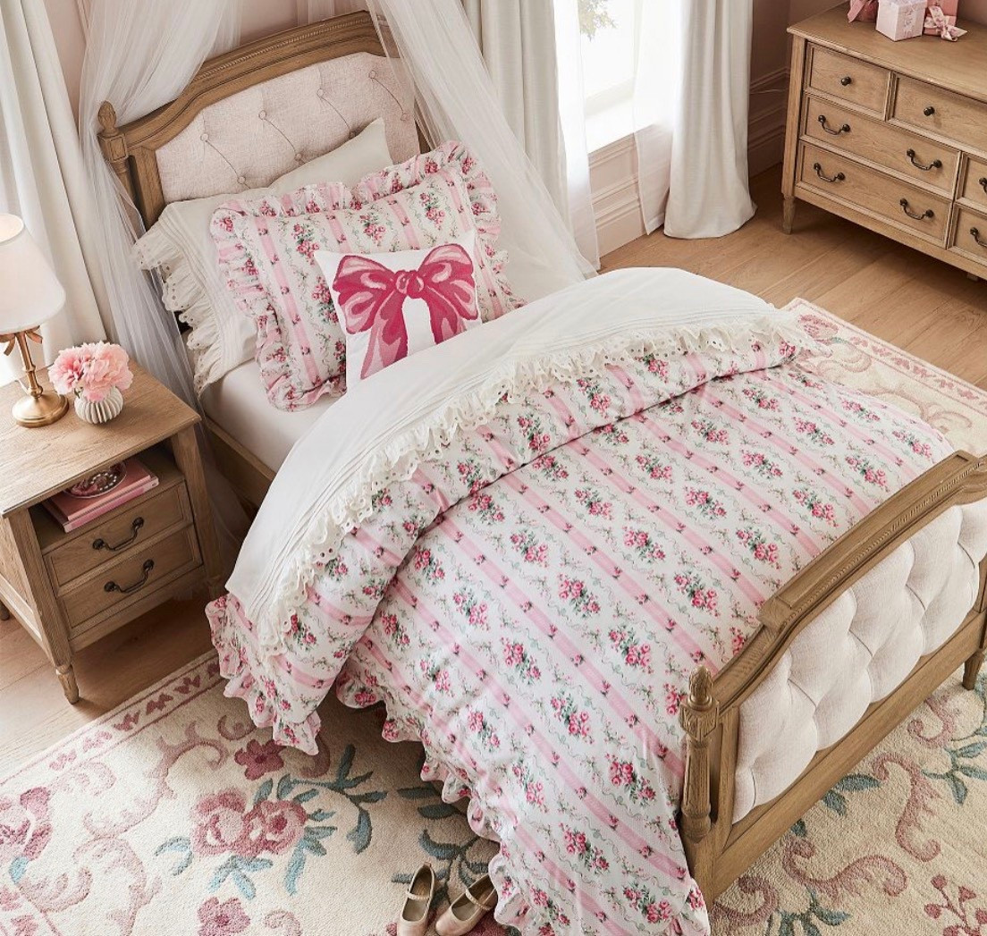 Bedding decor 🎀

#LTKHome