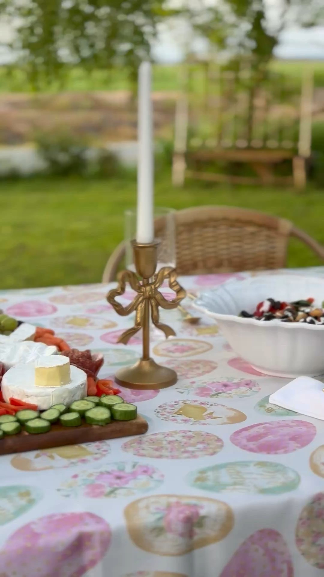 Beautiful Easter tablescape idea 💗

#LTKParties #LTKHome #LTKSeasonal