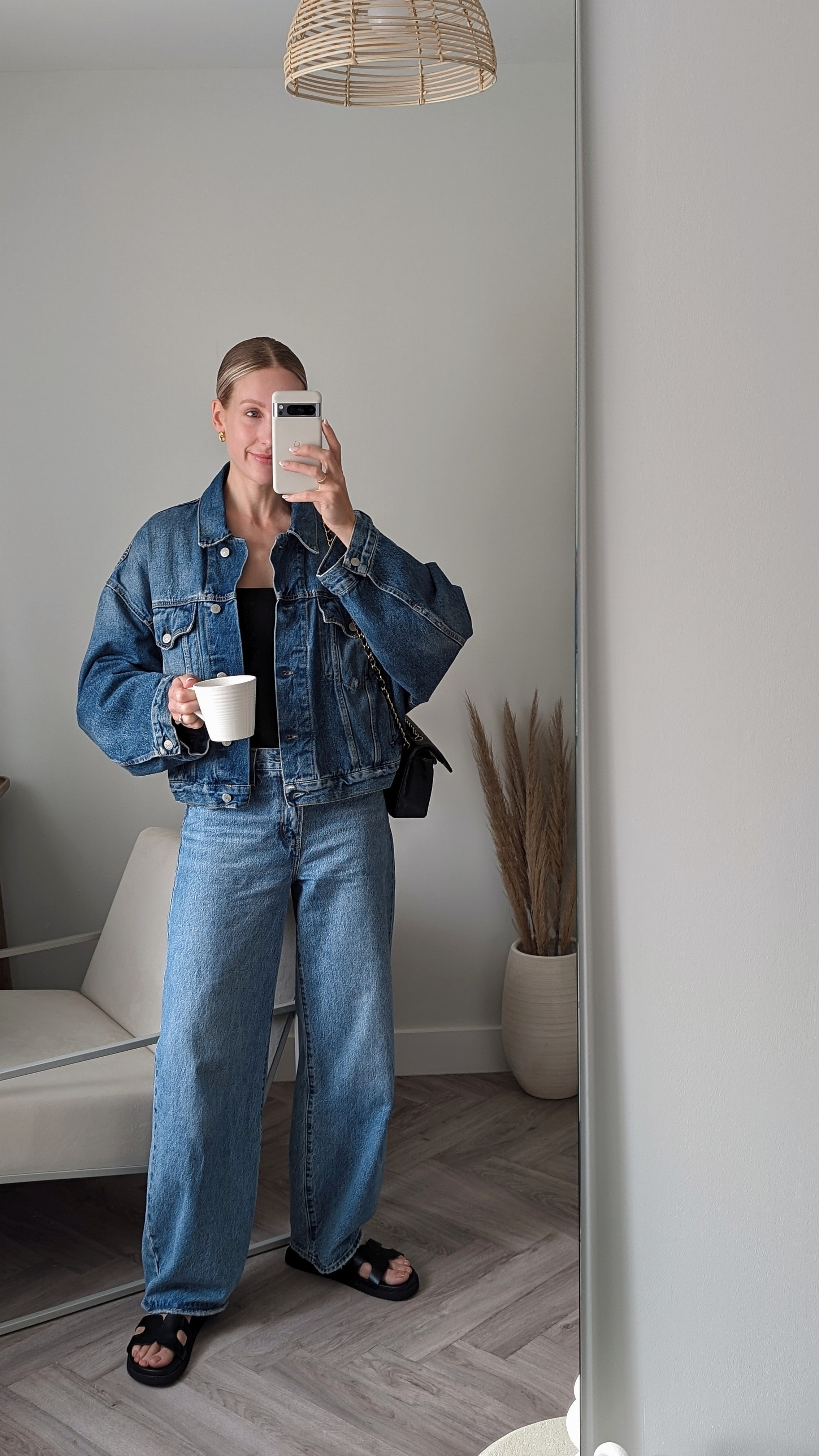 Double denim daily outfit idea👖 

Denim jacket Acne Studios
Baggy jeans Levis 
Steve Madden Hermes Chypre dupe leather black sandals

Linked exact items and alternatives below 👇🏼

#denim #doubledenim #baggyjeans


