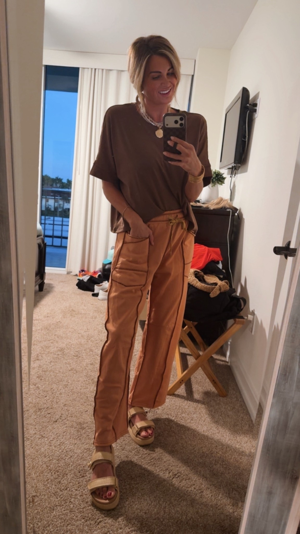 Obsessed with these barrel sweat pants! We did Mexican food last night and it was the perfect fit to enjoy margaritas & 🌮! 

#LTKootd #LTKFindsUnder50 #LTKTravel