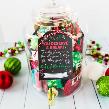 Looking for the best gifts for teacher this Christmas? Check out the best Christmas teacher gift idea anyone can make! Get the free gift tag at ModernMomLife.com. 

#LTKGiftGuide #LTKHoliday #LTKSeasonal