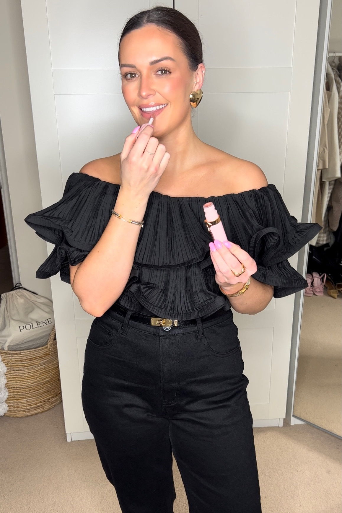 Charlotte Tilbury Pillow Talk Plump gasm


Beauty, lipstick, lipgloss, summer makeup 

#LTKsummer #LTKeurope #LTKbeauty