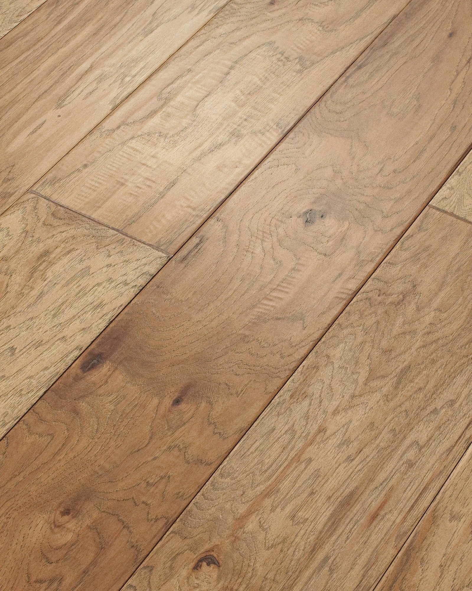 Shaw Harper Serengeti Hickory 6-3/16-in W x 3/8-in T x Varying Length Handscraped Engineered Hardwood Flooring (30.48-sq ft / Carton) in Brown | Lowe's