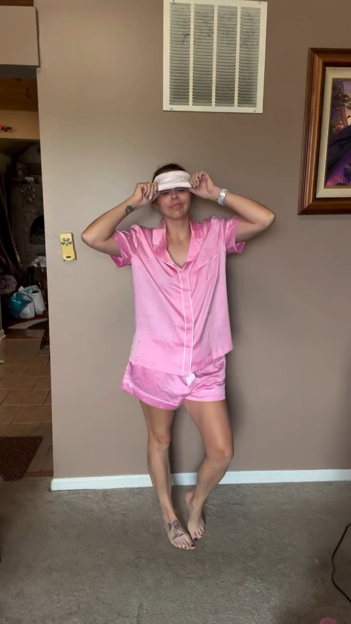 @victoriassecret x Legally Blonde Collab makes for the perfect day!! 💕💕💕

Shop these fits on my LTK now!! These items are going fast!

#legallyblonde #whatlikeitshard #ellewoods #fashion #y2k

#LTKootd #LTKvlog