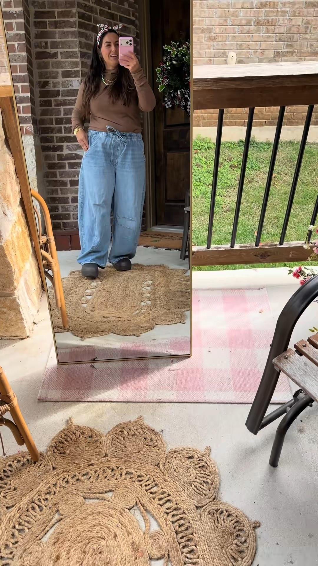 Such stylish jeans! And so comfy! 

#LTKGiftGuide #LTKootd #LTKFindsUnder100