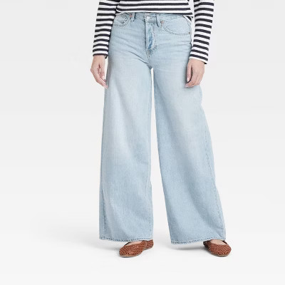 Women's Mid-Rise Super Baggy Wide Leg Jeans - Universal Thread™ Light Wash 8: Relaxed Fit, Denim, 32" Inseam | Target