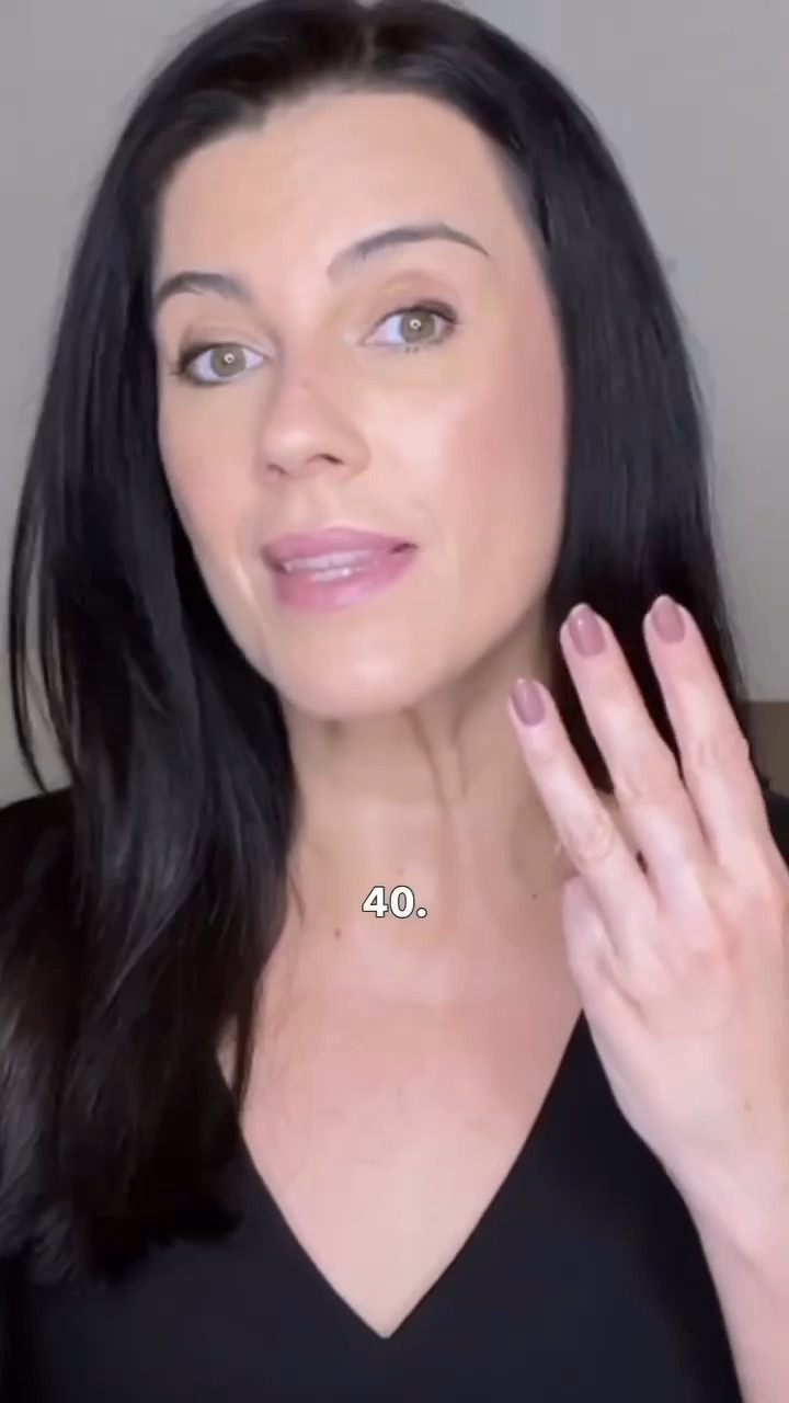 Já não é qualquer corretivo que vai bem nas nossas olheiras…

1. Dê preferência a corretivos líquidos 

2. Procure por produtos que tenham compostos hidratantes na fórmula, como vitamina E e ácido hialurônico 

3. Fuja dos acabamentos muito secos, mate. Preferia corretivos com acabamento soft matte, natural ou luminoso. 

#LTKbeleza #LTKbrasil