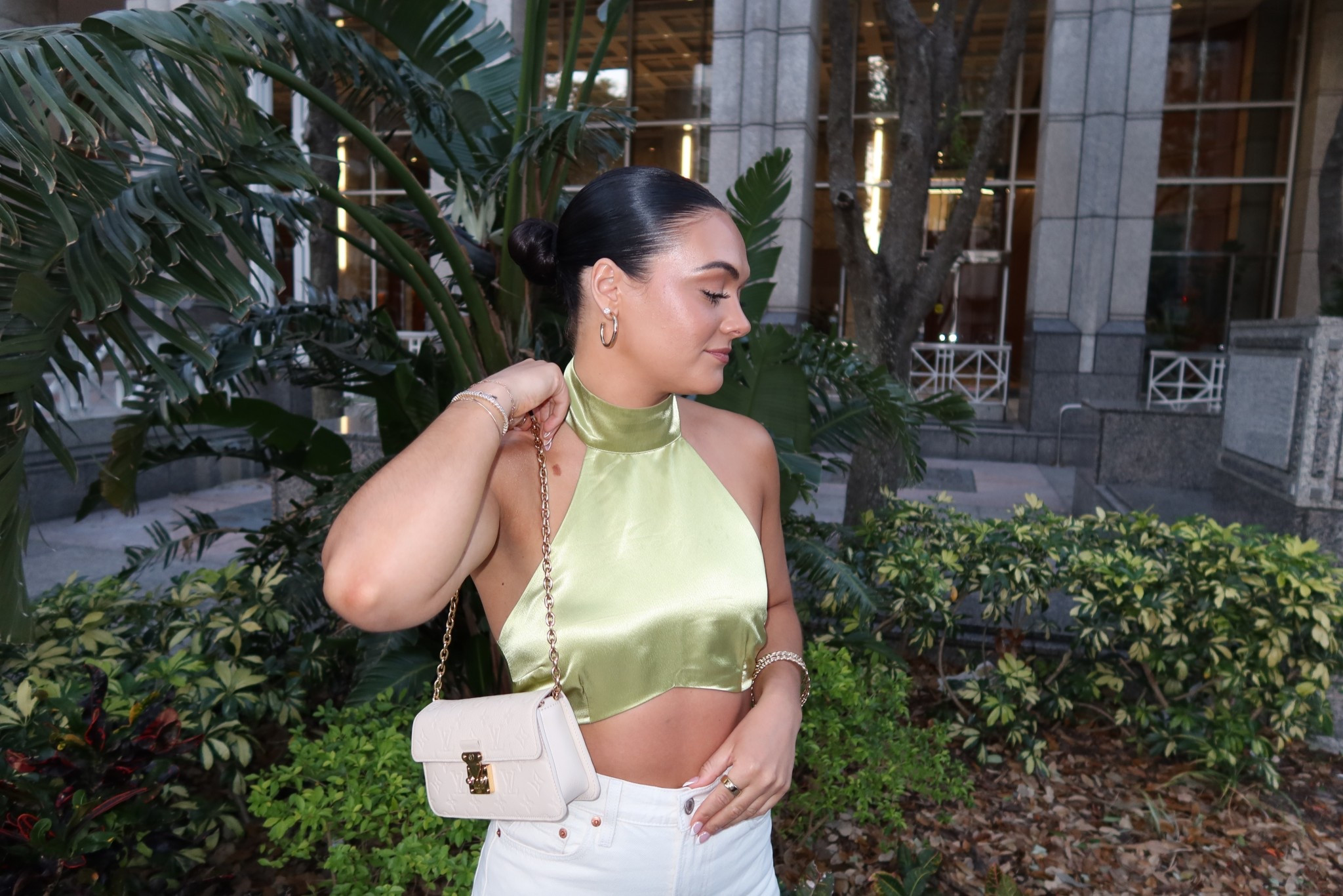 Wearing xs in top and 26 in jeans 

#LTKFindsUnder100 #LTKStyleTip #LTKTravel