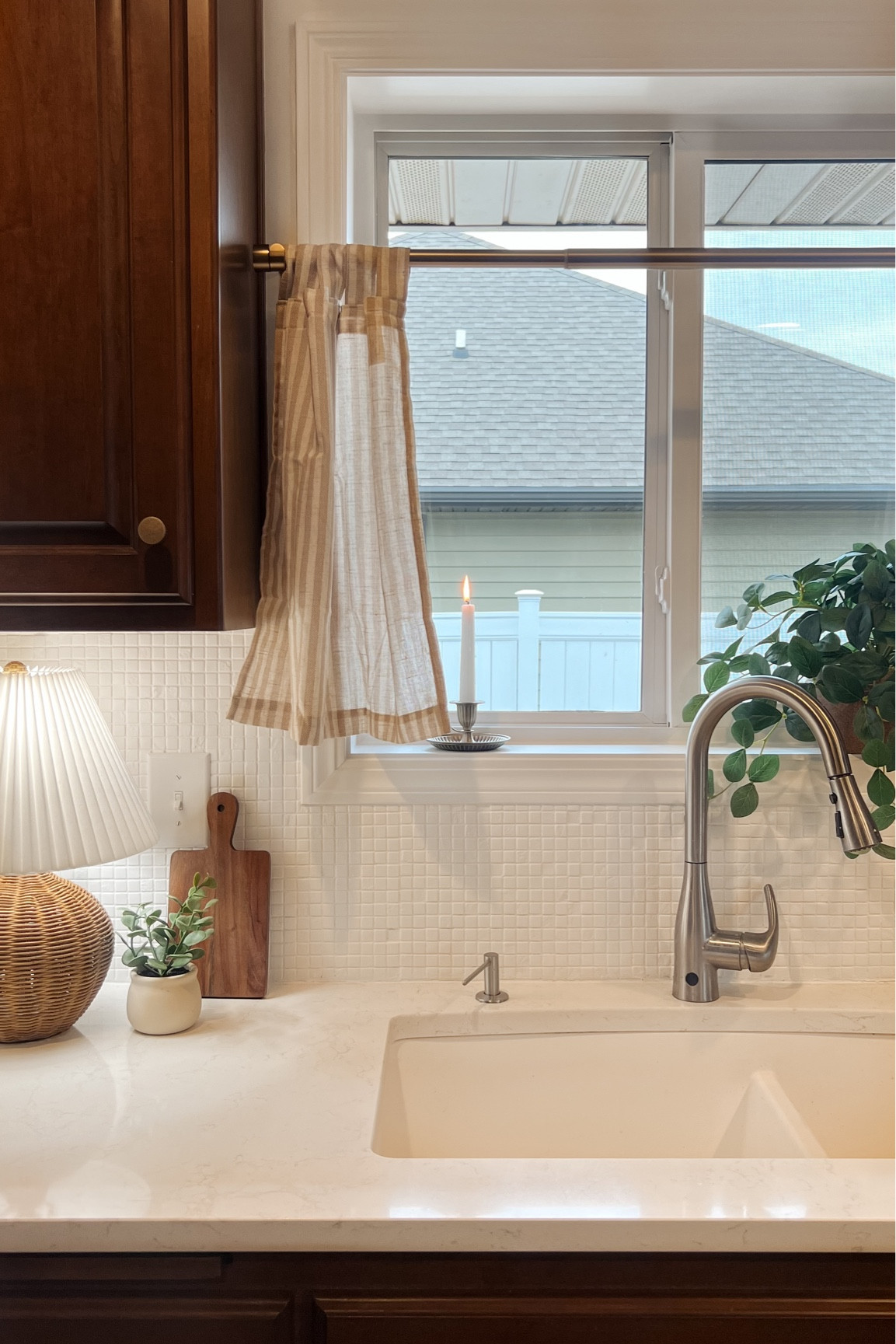 Kitchen decor I’ve been loving lately! Anything with a little vintage charm has me 😍

#LTKhome #LTKSeasonal #LTKfindsunder50