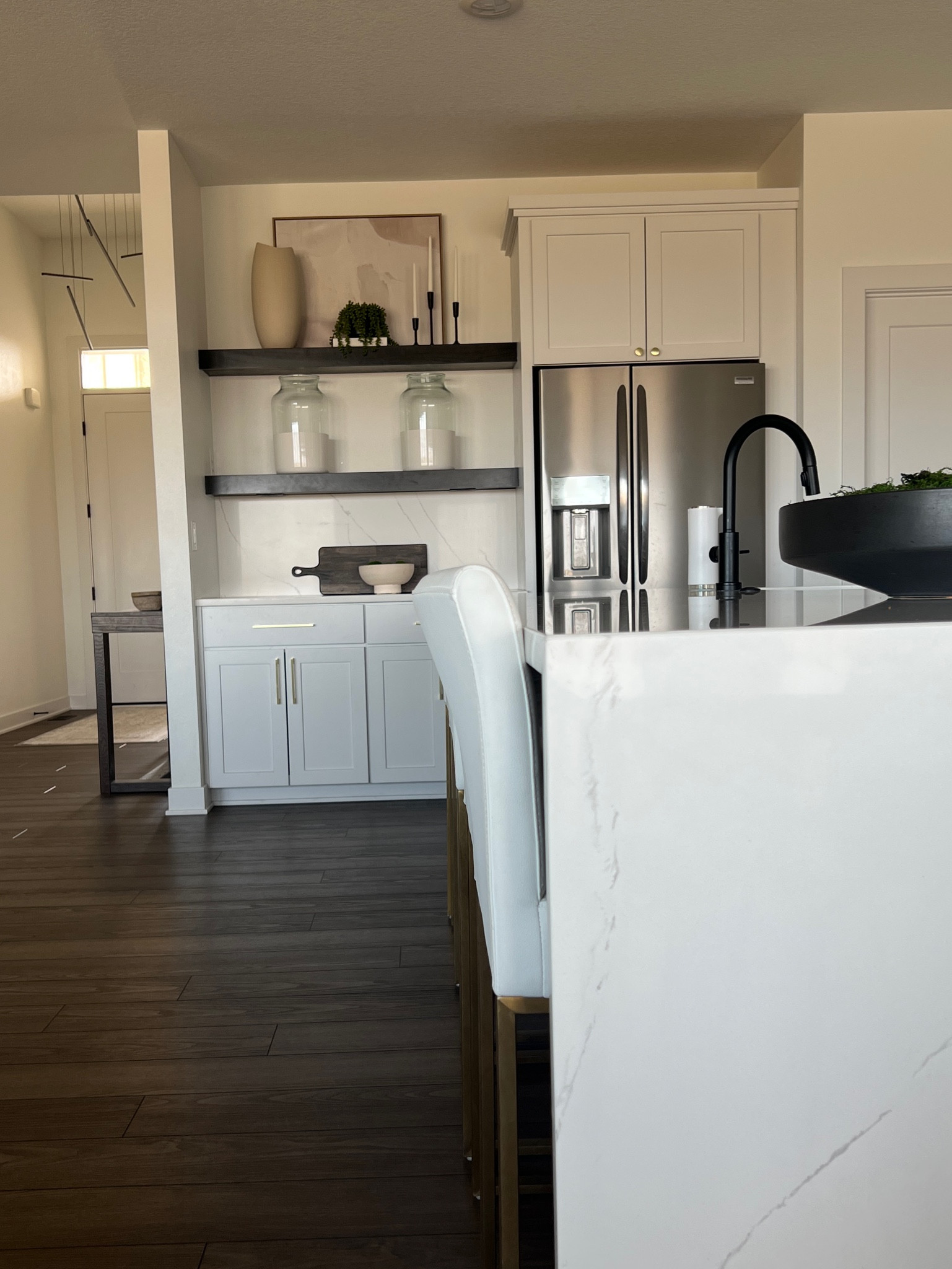 Love the warmth these floating shelves bring to my white kitchen. I love refreshing the styling with the seasons. 

#modernhome #modernaesthetics #organicmodern #homedecor #homefinds #homeinspo #interiordesign #minimalistdesign #cleandesign #simpledesign #styling #neutralhome #interior #momblogger #customhome #targetstyle #targethome #founditonamazon #amazonhome #quartzbacksplash #quartzcountertops #waterfallisland #whitekitchen #modernkitchen #kitcheninspo #kitchendesign #kitchenisland  

#LTKstyletip #LTKhome #LTKunder50 #LTKFind #LTKhome #LTKstyletip