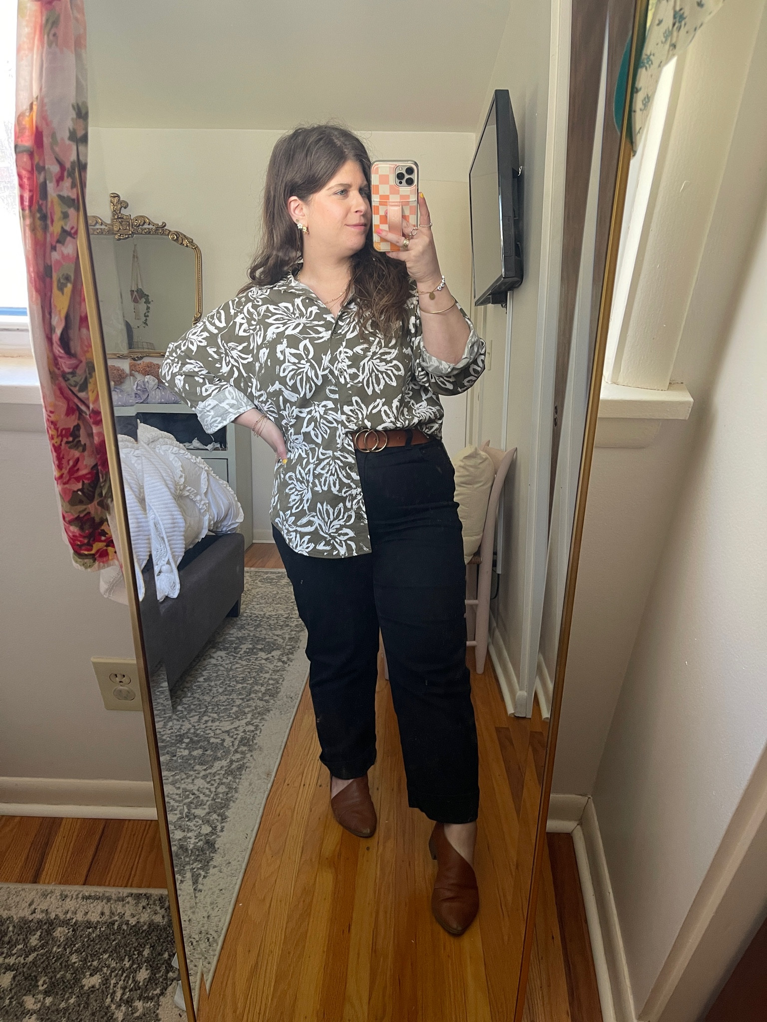 Love a button up half tucked in. Size 6 in denim



#LTKfindsunder100 #LTKstyletip #LTKfindsunder50