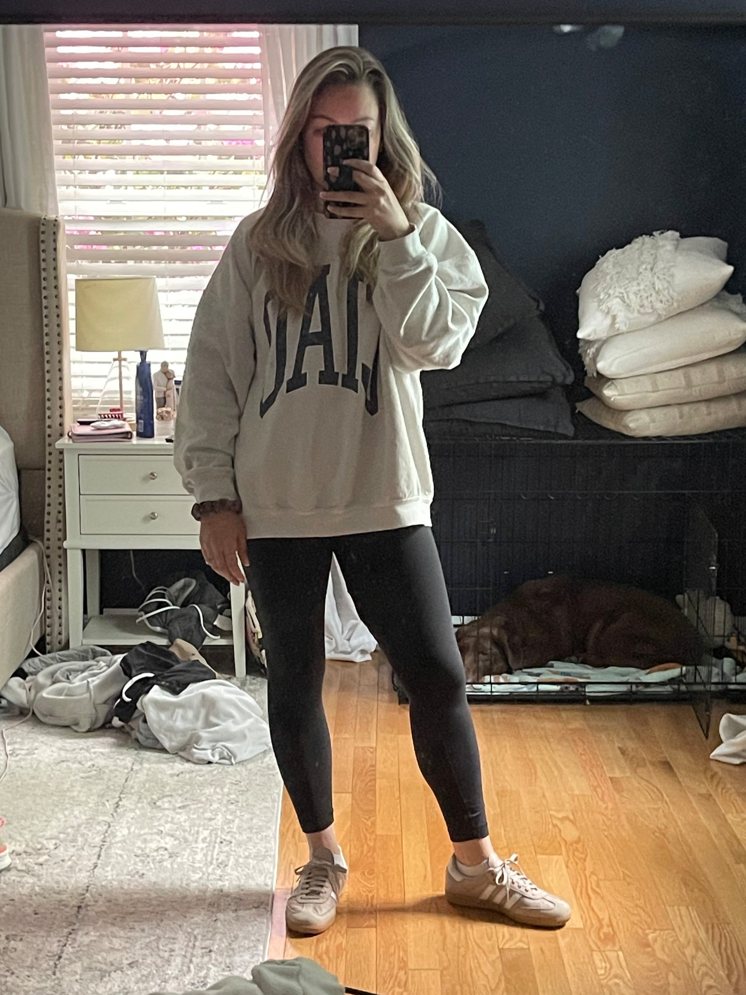 Mom weekend uniform 

#LTKFindsUnder50