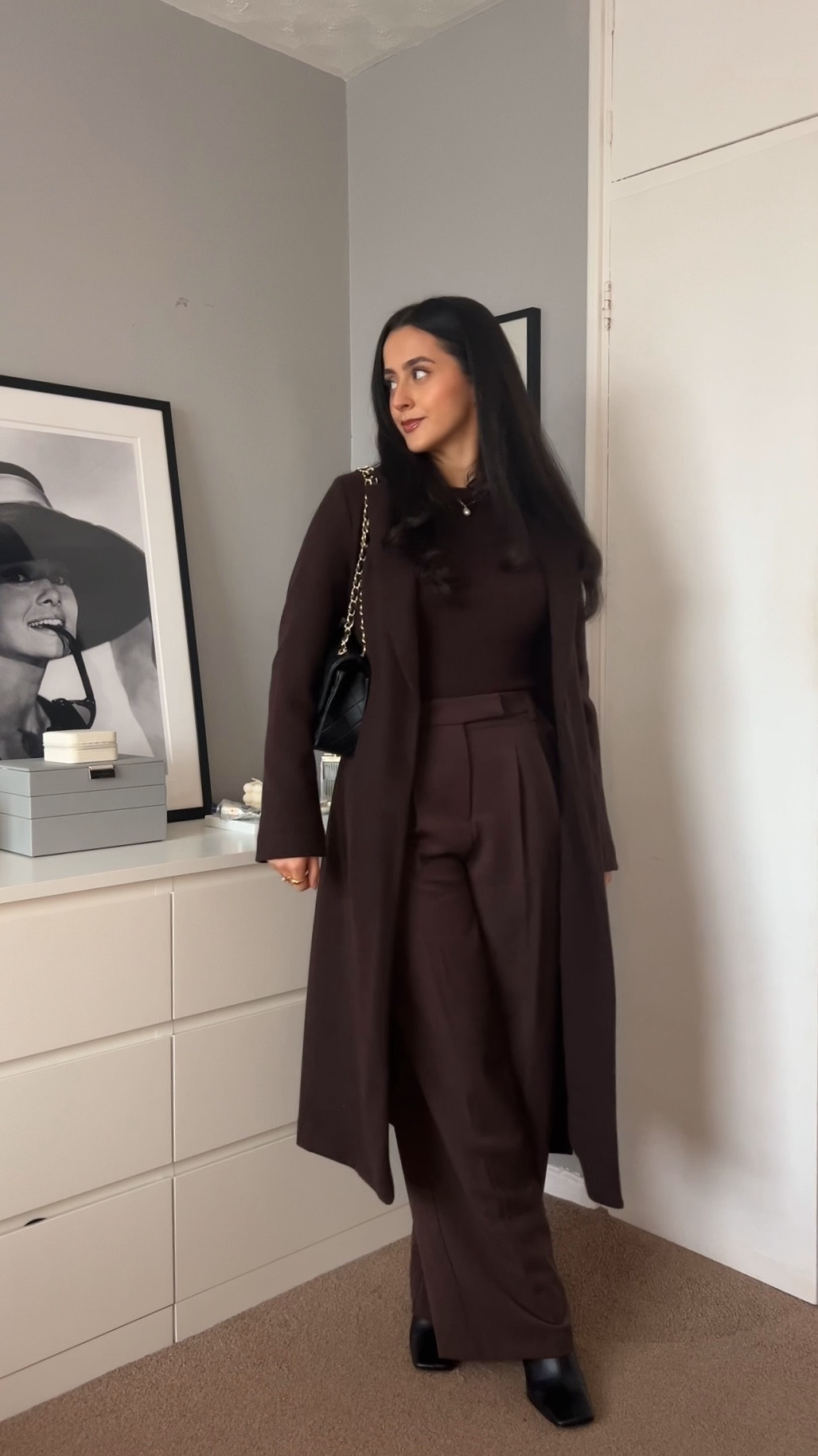 Autumn trend - styling chocolate brown 🤎

Coat, knitwear, tailored trousers, wide leg trousers, heeled boots, black boots, Chanel classic, Monica Vinader jewellery, New Look, chocolate brown outfit, simple outfit ideas, work outfit 

#LTKwinter #LTKworkwear #LTKgrwm