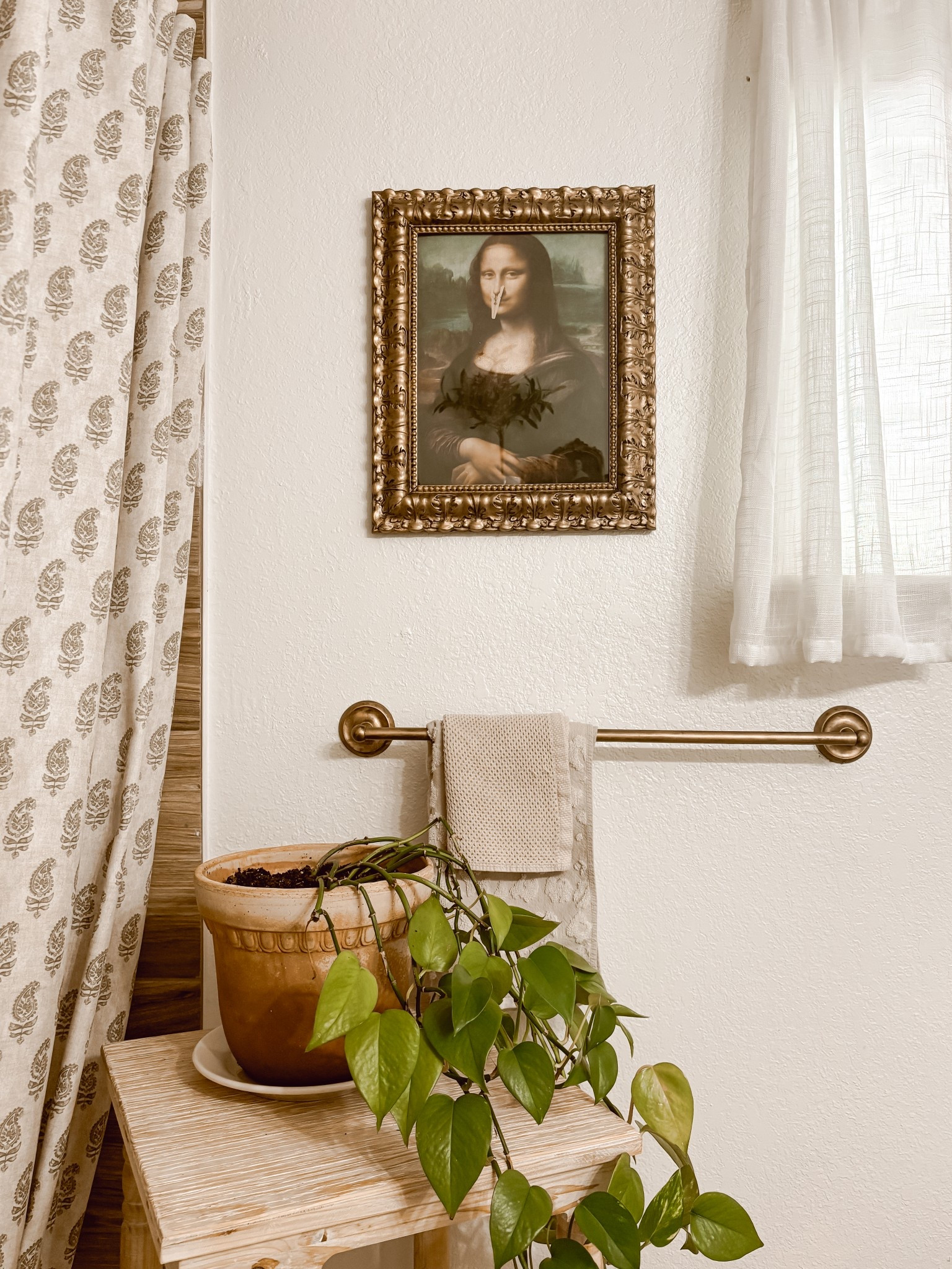 Bathroom art, but make it fancy. 🤣

#LTKHome #LTKFindsUnder50 #LTKStyleTip