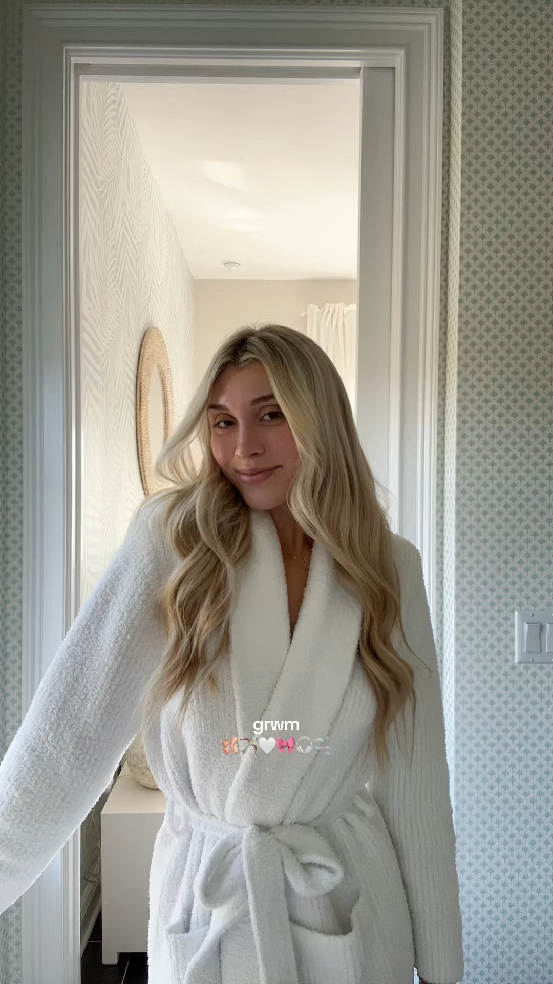 get ready with me using my favorite makeup products🎀🫶🏼✨☁️ you can use these in your day-to-day or full glam like I did in this video!💞

#LTKstyletip #LTKVideo #LTKbeauty