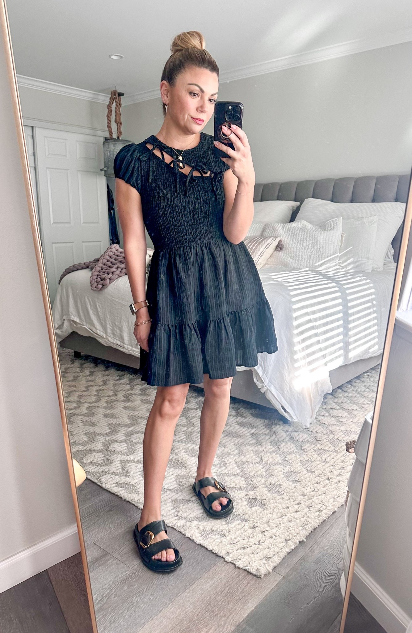 The perfect black dress for an easy throw on, casual, chic outfit 🖤🖤


#LTKPetite #LTKOver40 #LTKStyleTip