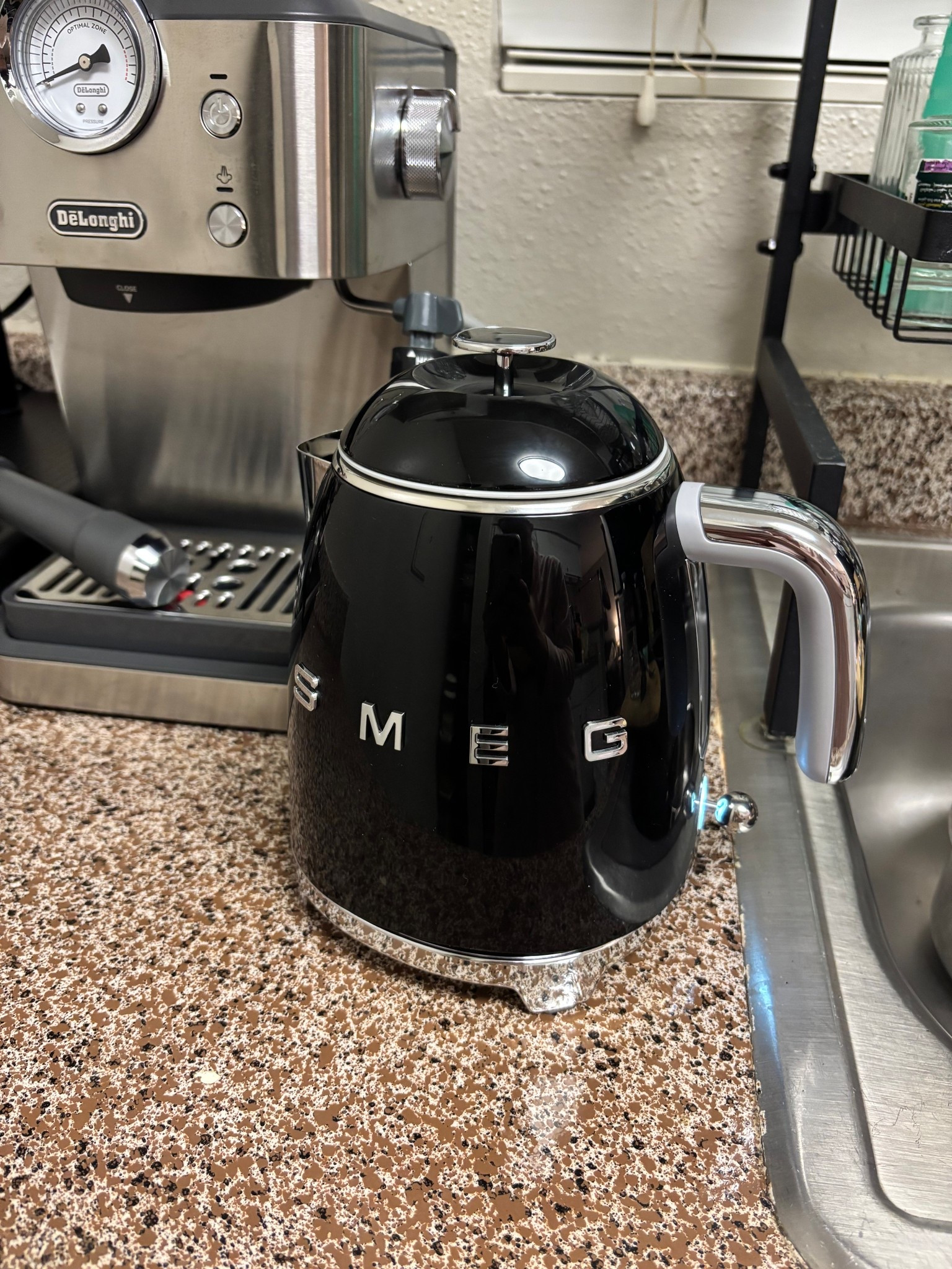 My new tea kettle by SMEG 😍

This is the mini size, it’s also available in a regular size! 

SMEG, kitchen appliances, tea kettle, smeg mini, cyber Monday, holiday sale, smeg sale 

#LTKSaleAlert #LTKGiftGuide #LTKHoliday