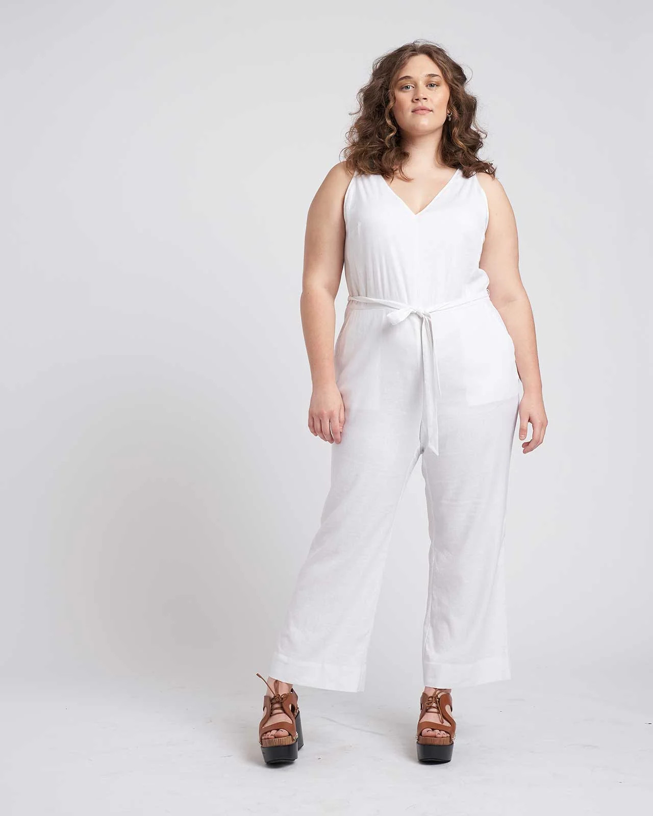 Luna Linen Sleeveless Jumpsuit - White | Universal Standard
