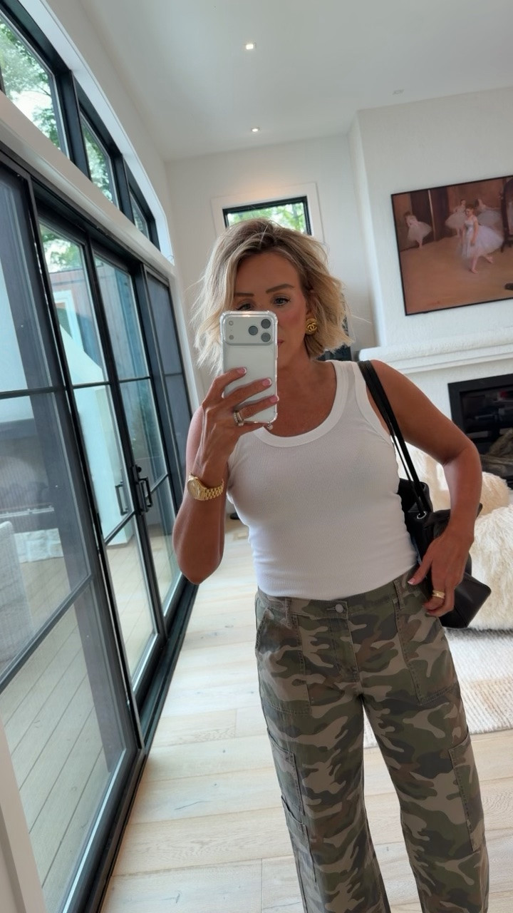The camo pants from Walmart that are giving 🤑🤑🤑