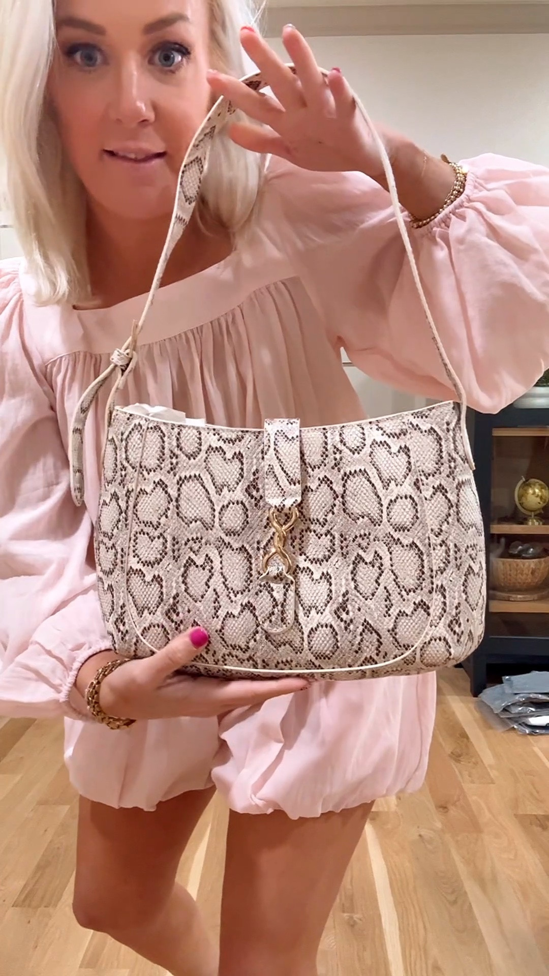 Really wanted to love this outfit but I just don’t know that it’s very flattering / small 