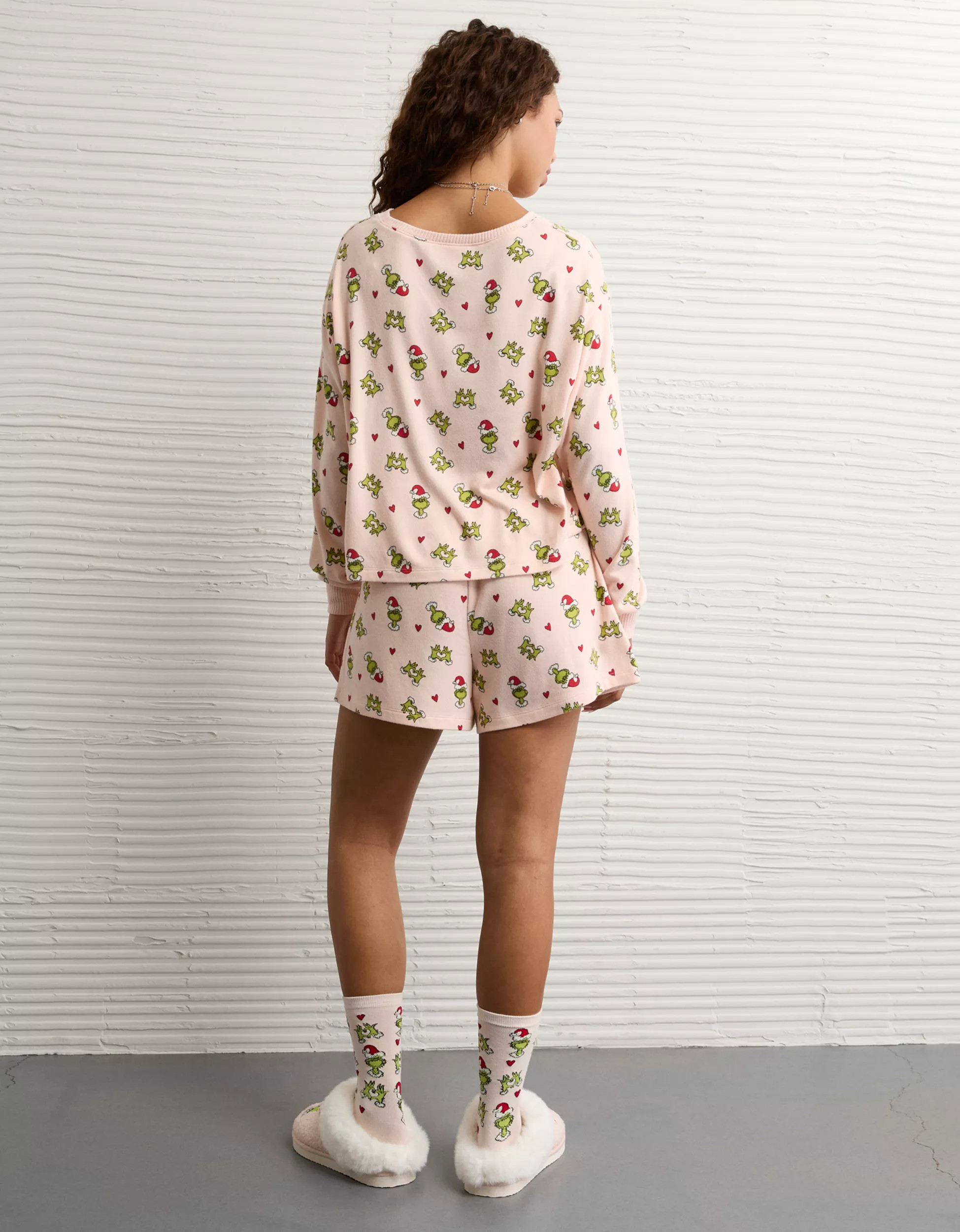 AE Luxe Plush Grinch PJ Set | American Eagle Outfitters (US & CA)