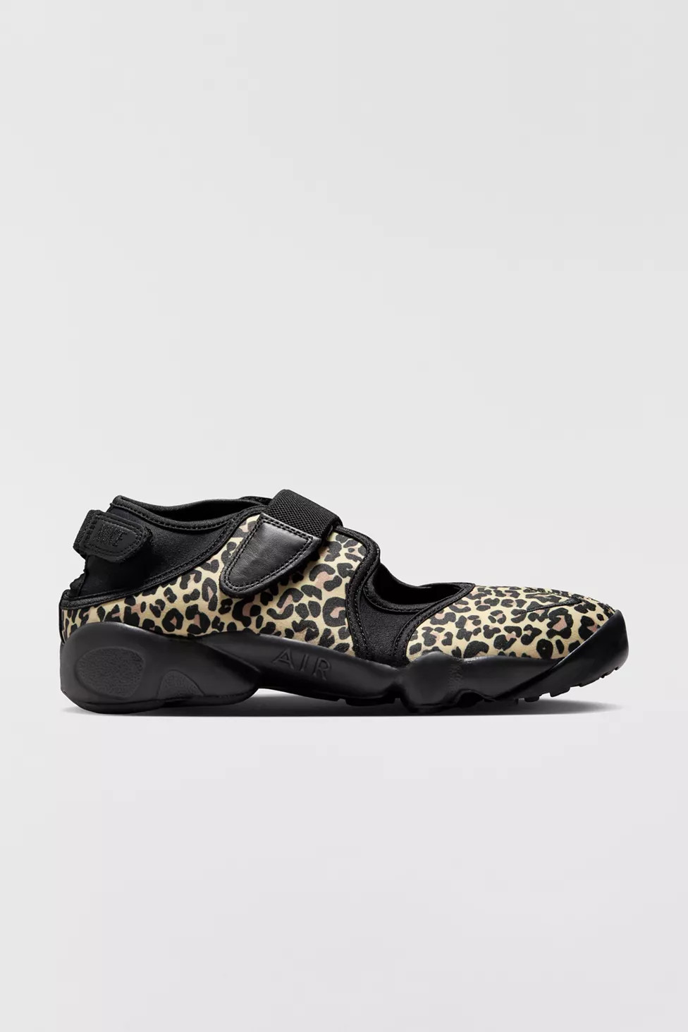Nike Women's Air Rift Leopard Print Sneakers | Urban Outfitters (US and RoW)