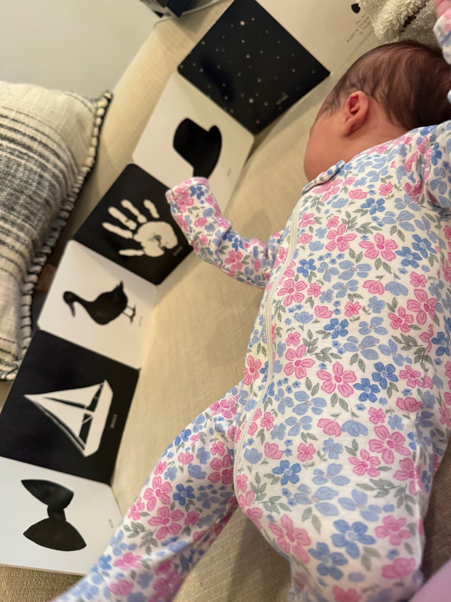 Tummy time favorites!

Tummy time books
Contrast books
Baby essentials
Baby favorites
Newborn essentials
Newborn favorites
Baby shower gift idea 
Baby books 

#LTKBaby