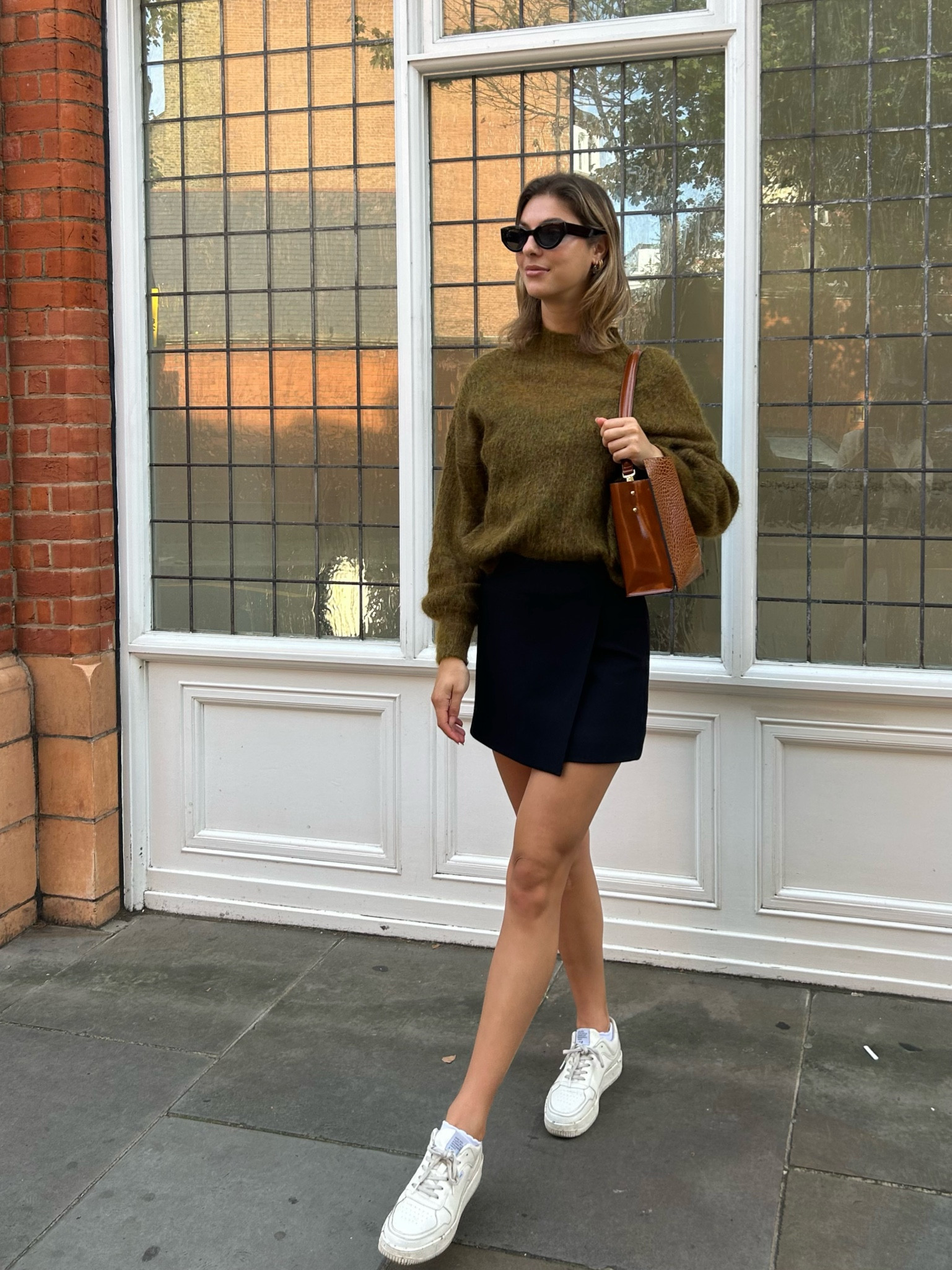 Love a good skirt and jumper outfit #skirt #autumnoutfit #jumper

Recreate the look here