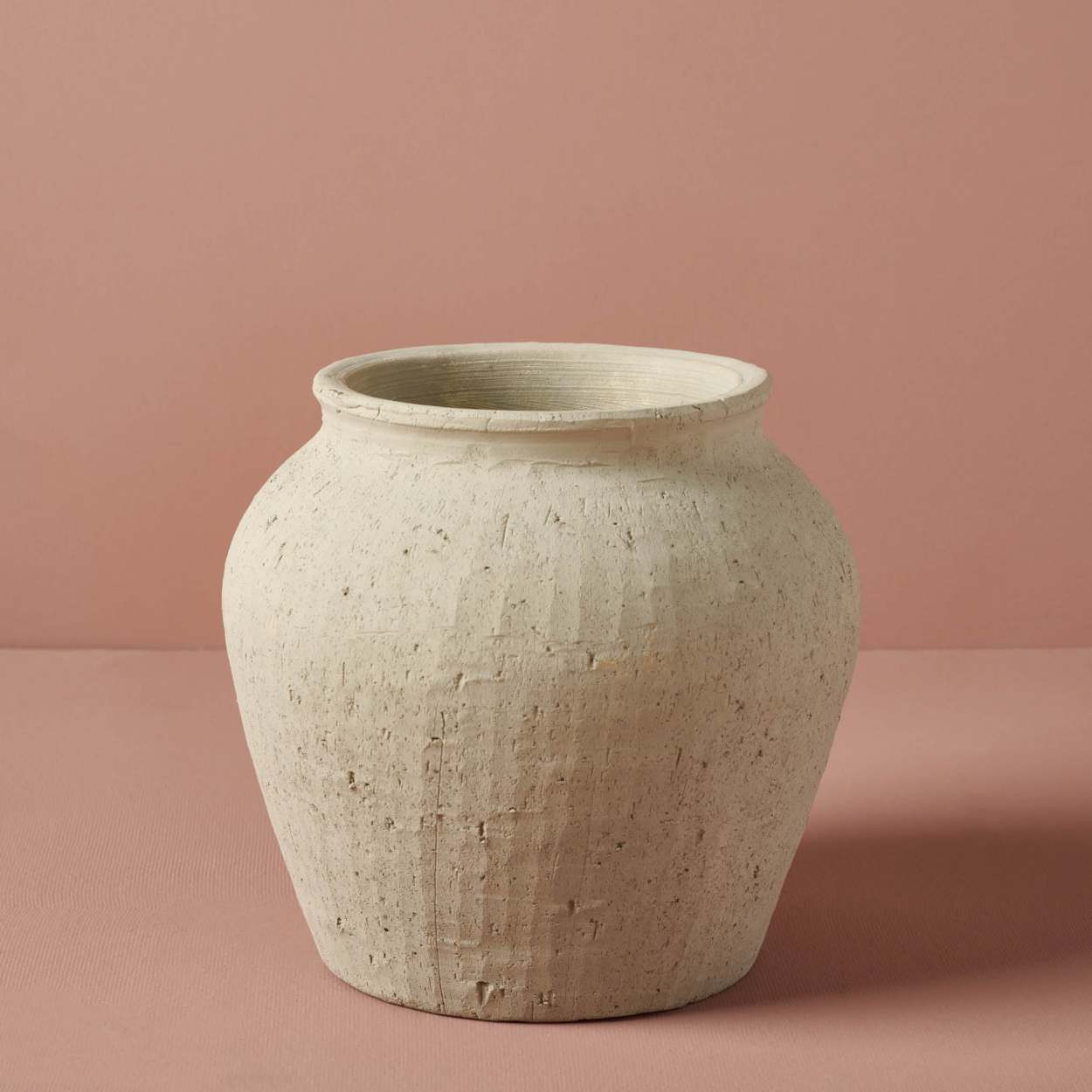 Small Textured Adrienne Vase | Magnolia