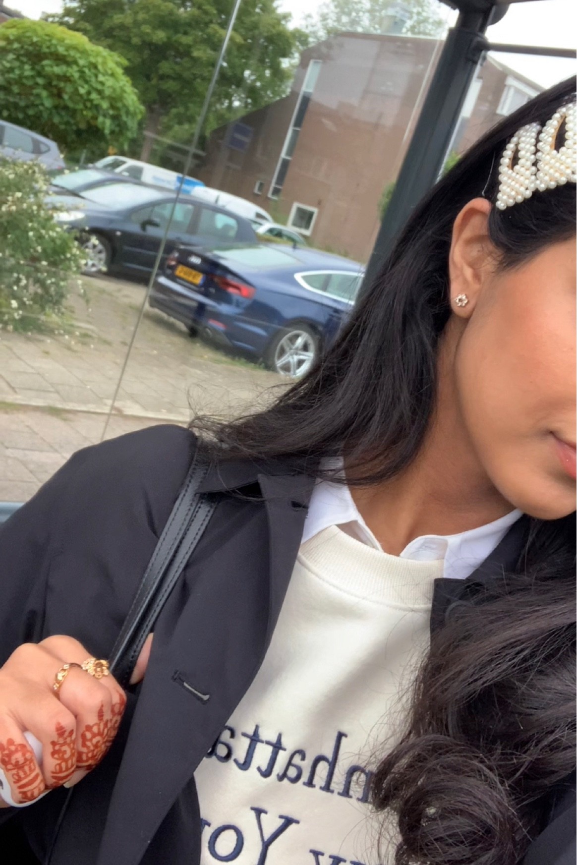 details 🤍

exact sweater is from zara - 4174/831
jacket is size xs

layered fall cold weather back to school back to uni outfit with hair accessories 


#LTKstyletip #LTKSeasonal #LTKeurope