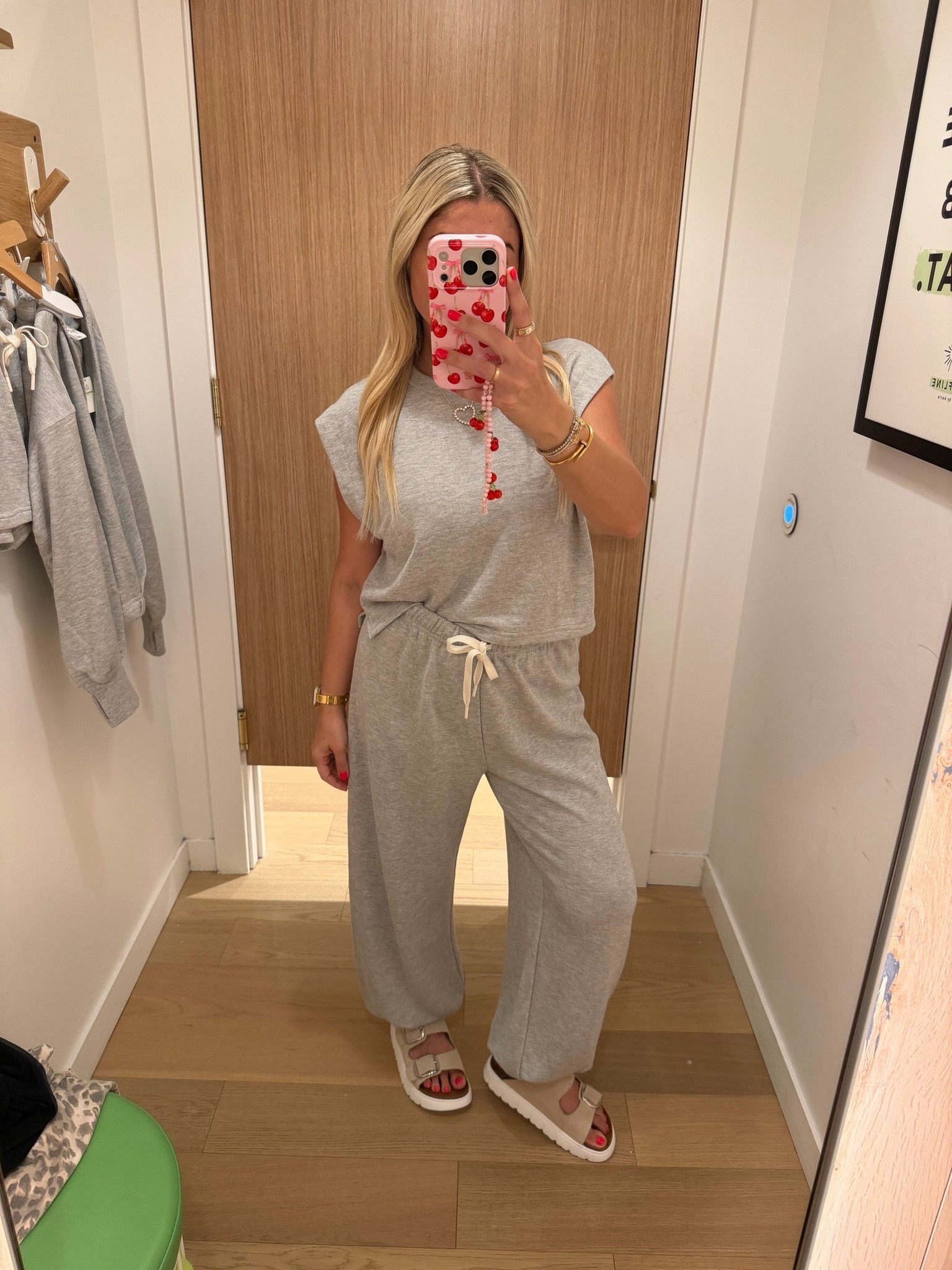 @Aerie set on sale
Size small
Sandals tts

#LTKSaleAlert