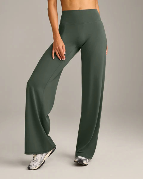 SoftMotion™ Straight Leg Bottoms with Gray Logo 
 Dark Khaki | Oner Active (UK / US)