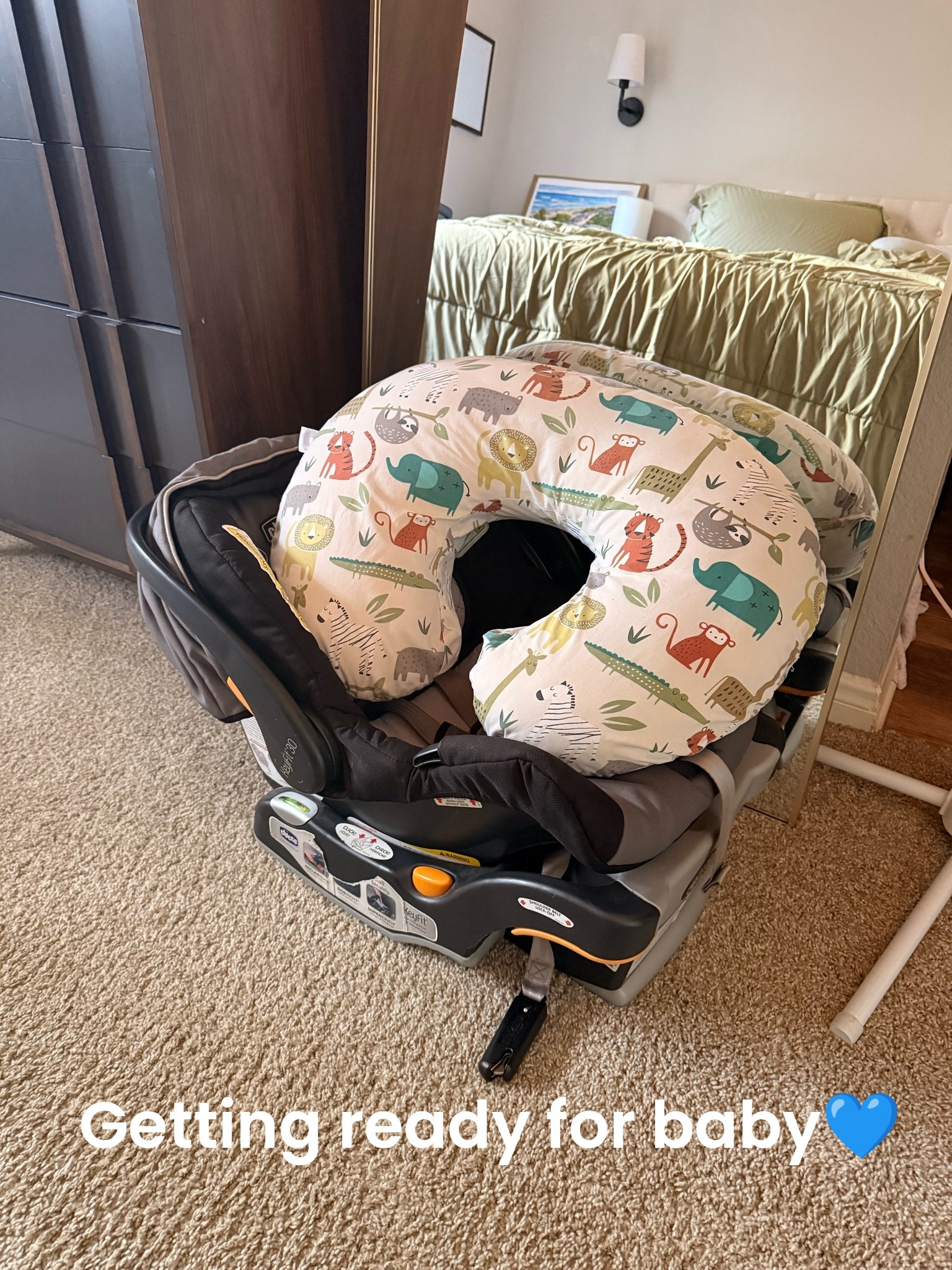 Car seat & nursing pillow is ready for my husband to worry about on the way to the hospital 🤍✨

#hospitalcgecklist #carseat #babyesstentials

#LTKBaby #LTKTravel #LTKmomlife