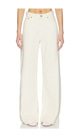 MOTHER The Lemon Twist Sneak Jeans in Ivory. - size 29 | Revolve Clothing (Global)