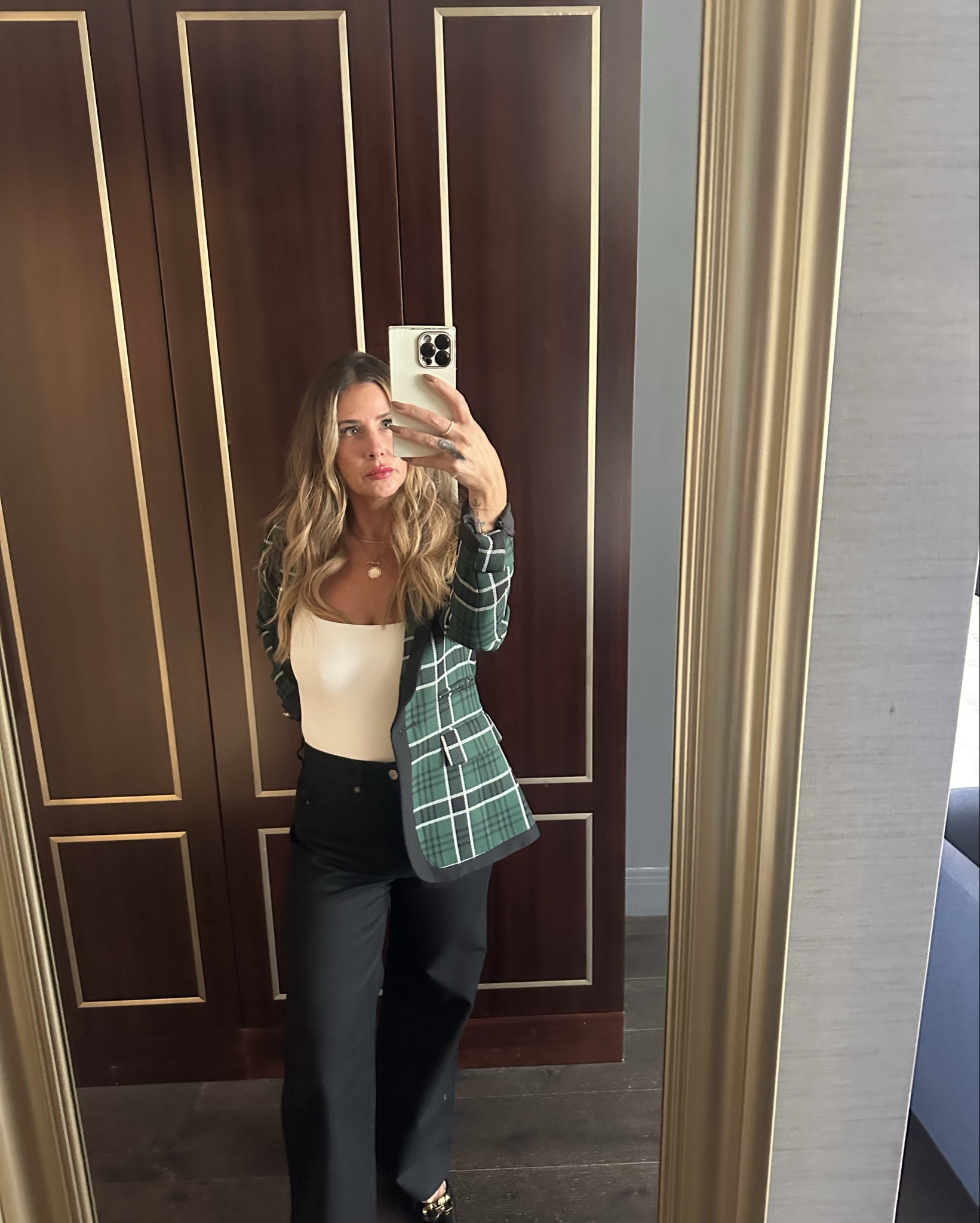 It’s officially holiday season which means even cuter work outfits 💚  I love this green blazer from Revolve! It’s a great pop of color for any basic outfit. Shop now!



#LTKSeasonal #LTKWorkwear #LTKStyleTip